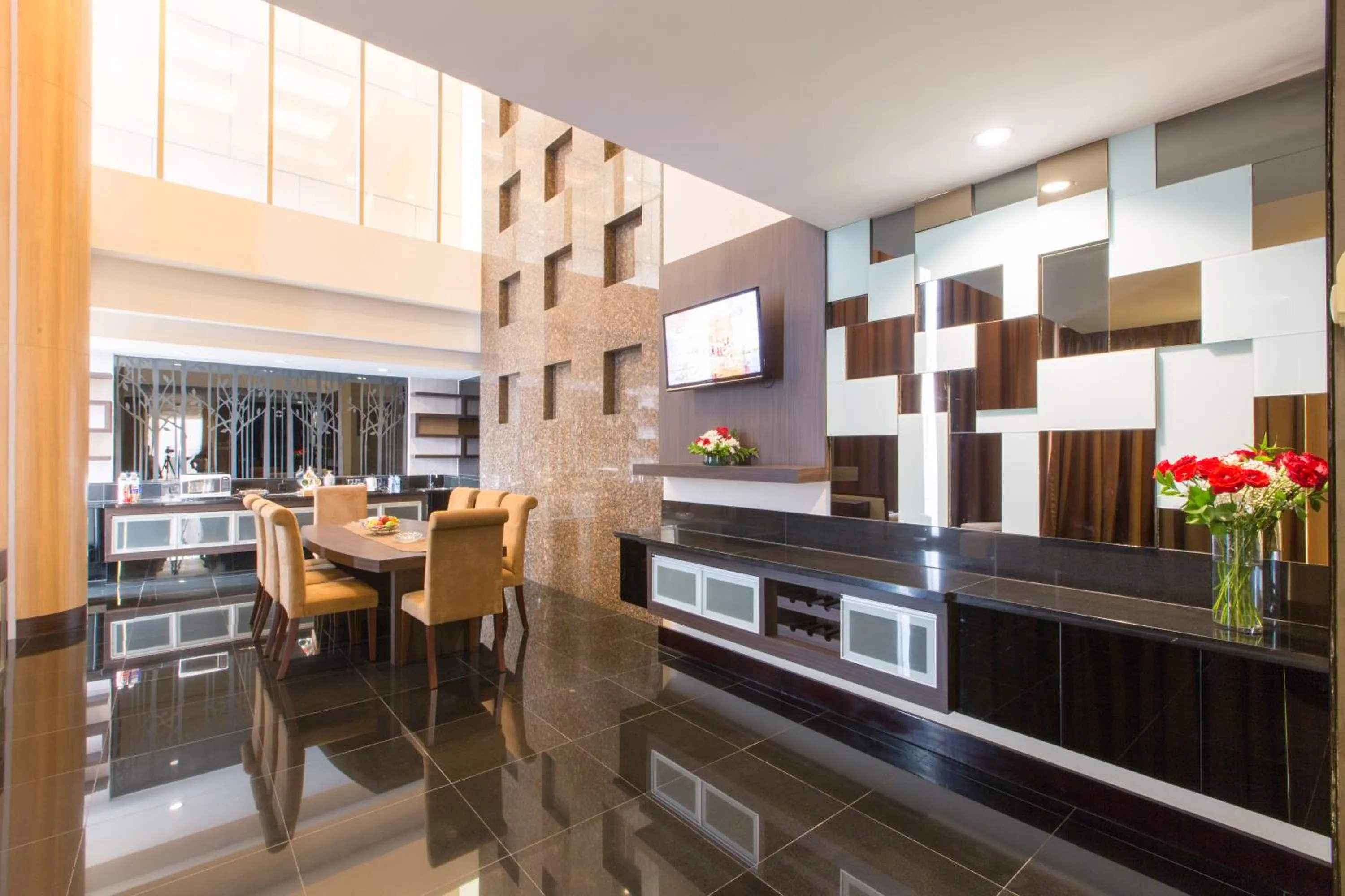 Dining area in Merlynn Park Hotel