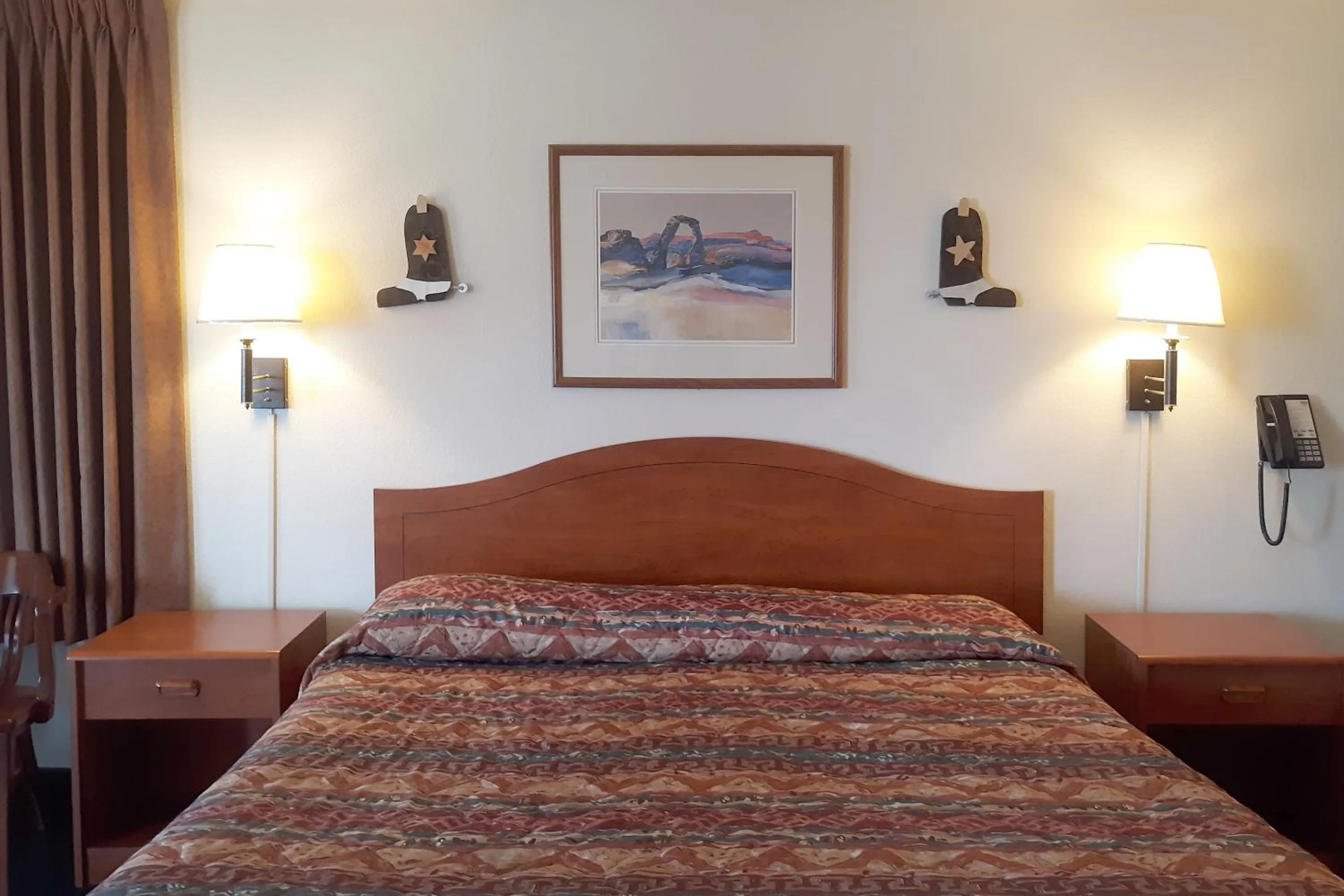 Bedroom, Bed in OYO Hotel Tombstone