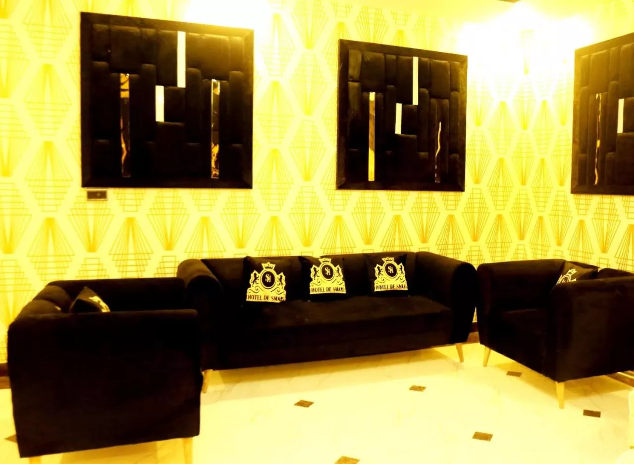 Seating Area in HOTEL DE SMART Multan