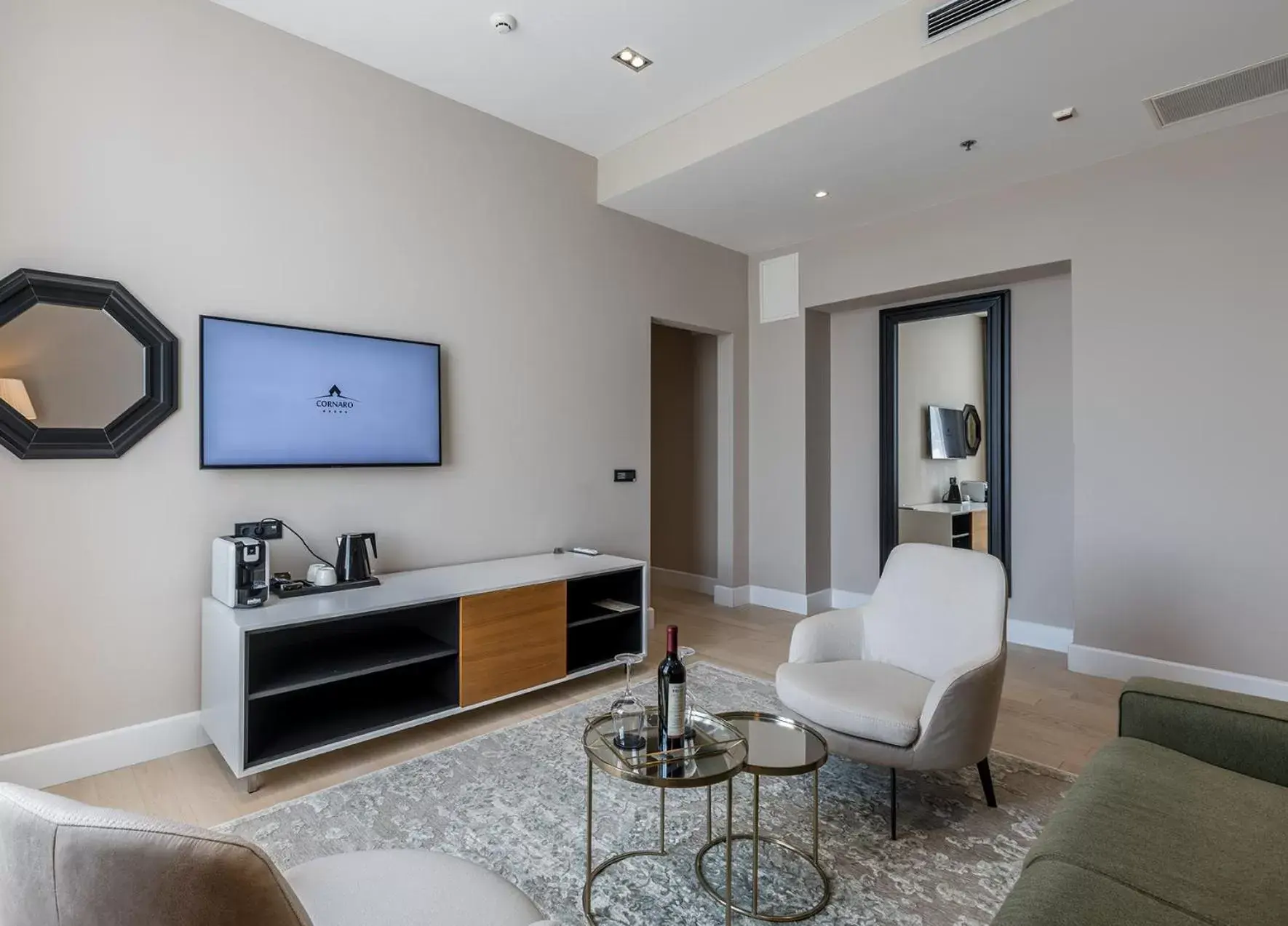 Superior King Suite in Cornaro Hotel Superior King Suite in Cornaro Hotel