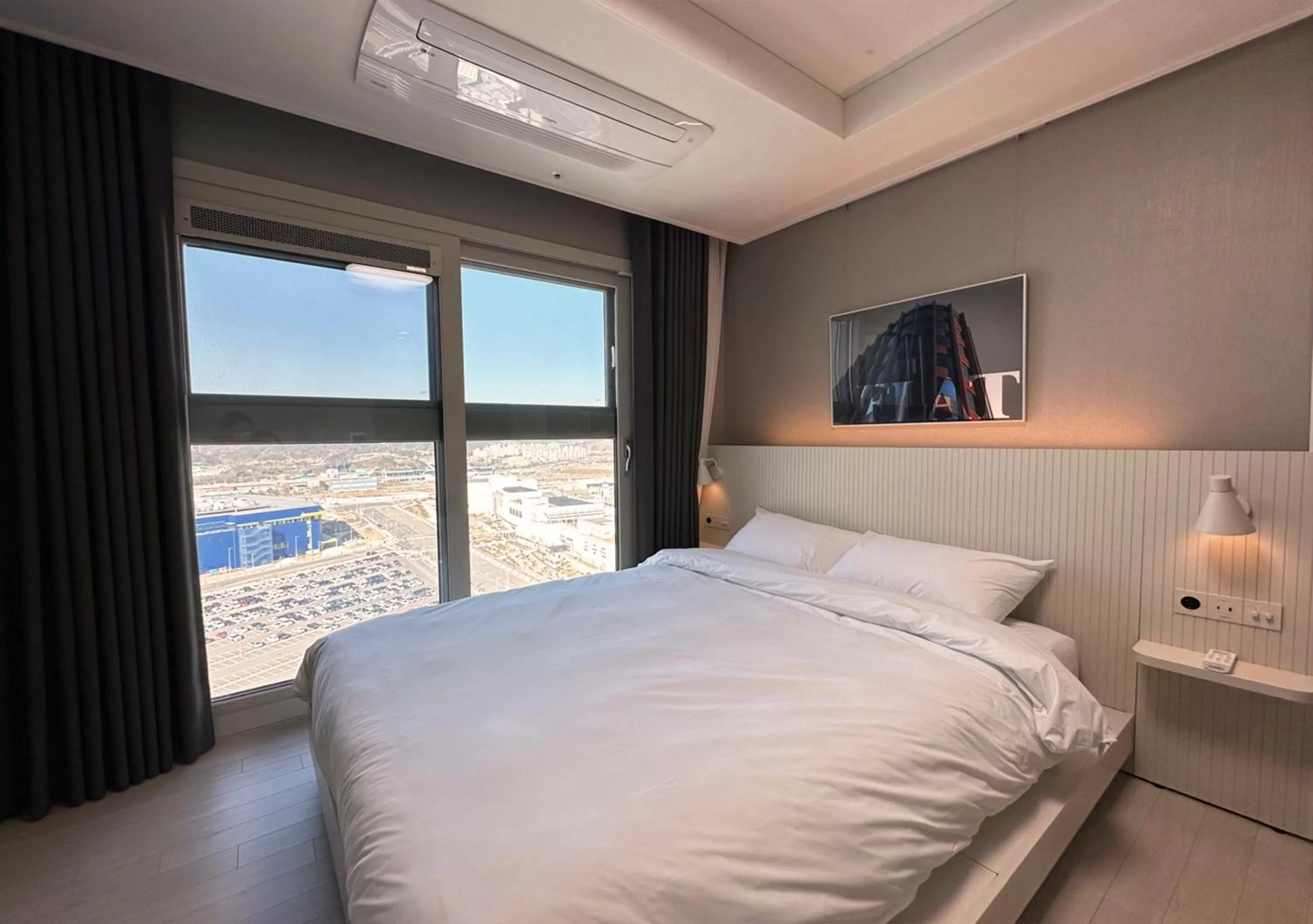 Bed in Y Collection by UH FLAT Osiria