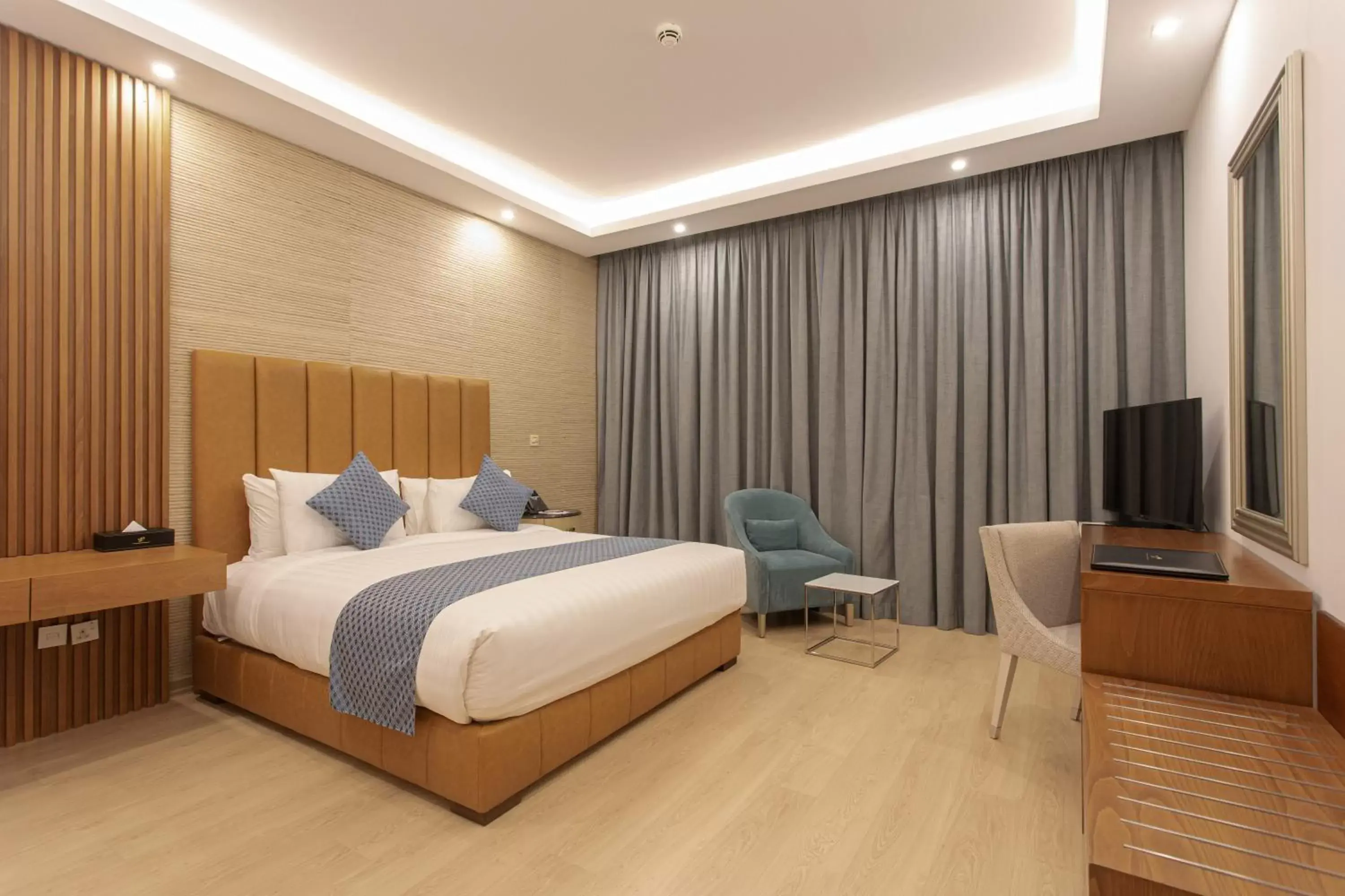 Deluxe King Room in Sarwat Park Hotel Riyadh-Diplomatic Quarter فندق سروات بارك الرياض-حي السفارات Deluxe King Room in Sarwat Park Hotel Riyadh-Diplomatic Quarter فندق سروات بارك الرياض-حي السفارات