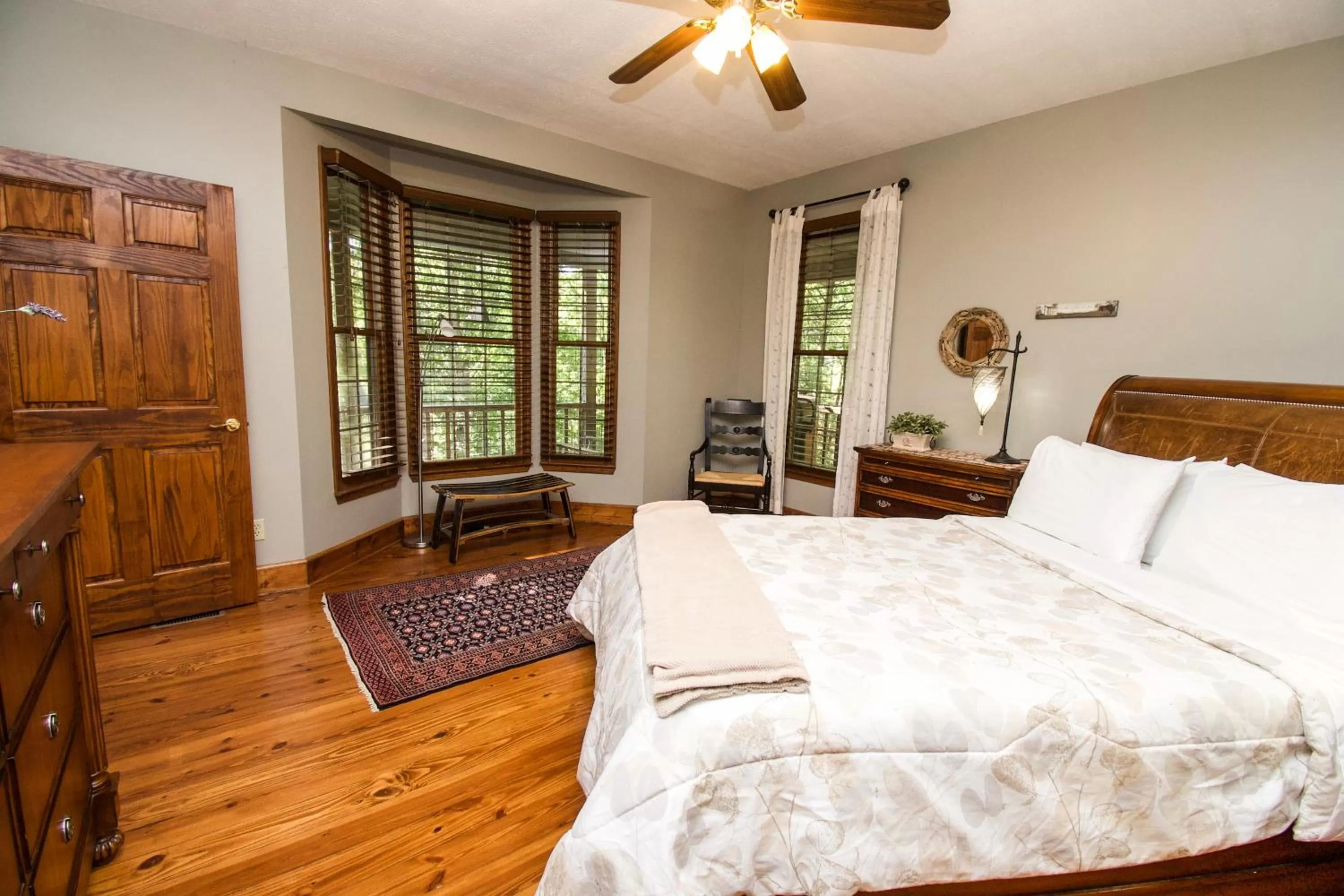 Photo of the whole room, Bed in Paradise Hills, Winery Resort & Spa