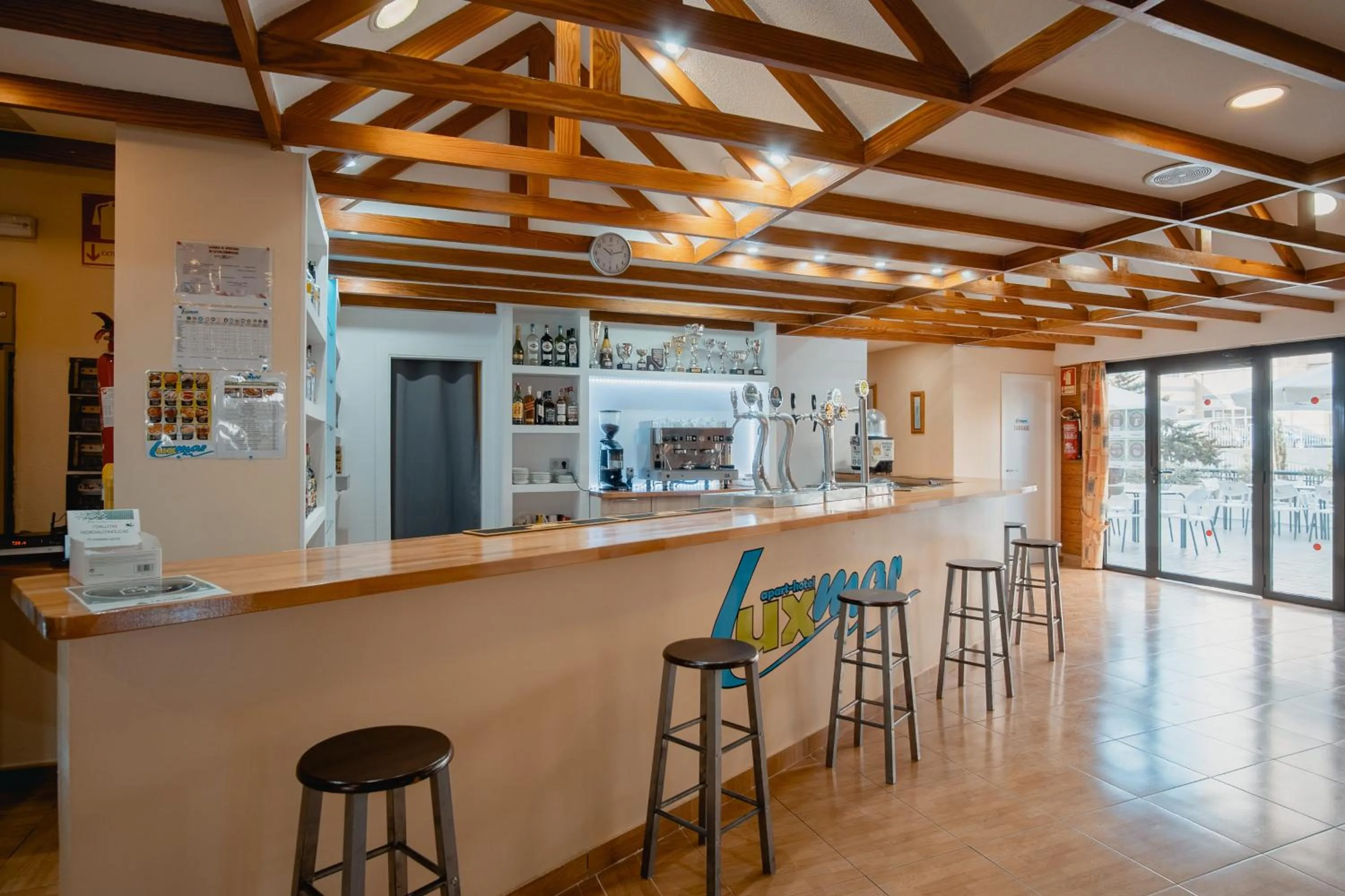 Lounge or bar in Luxmar Apartaments