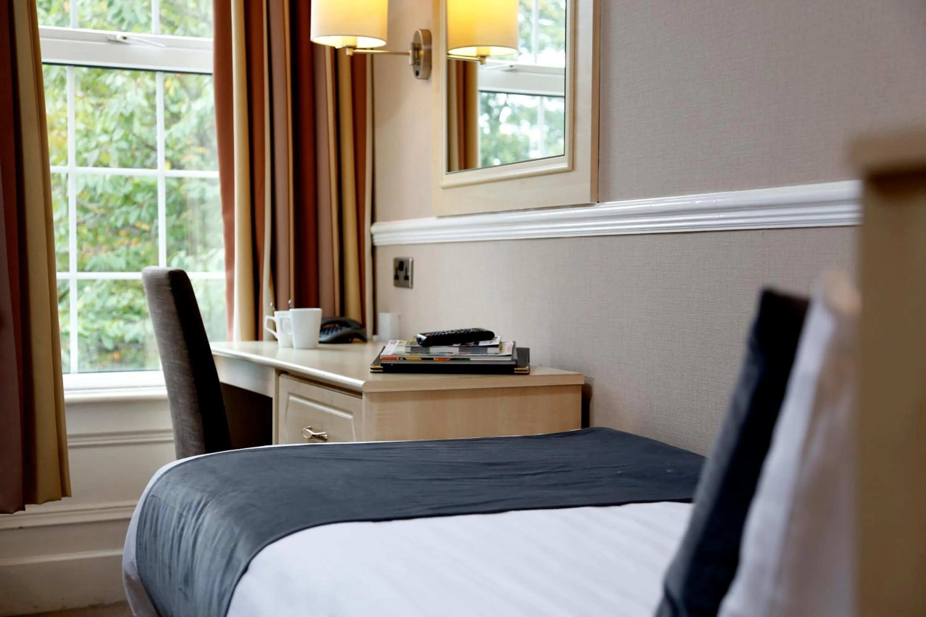 Bed in Best Western New Kent Hotel