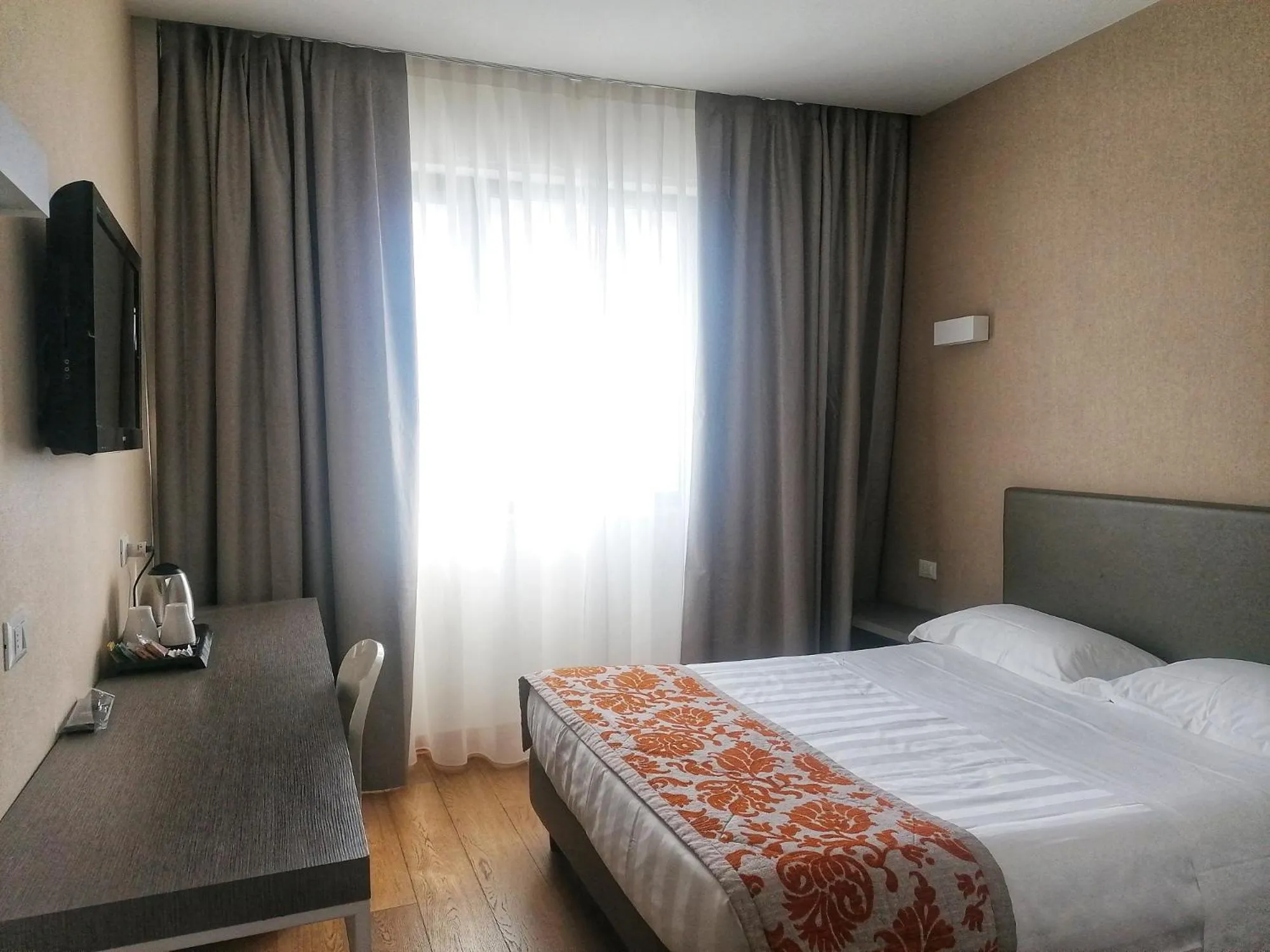 Bed in Hotel Napoleon