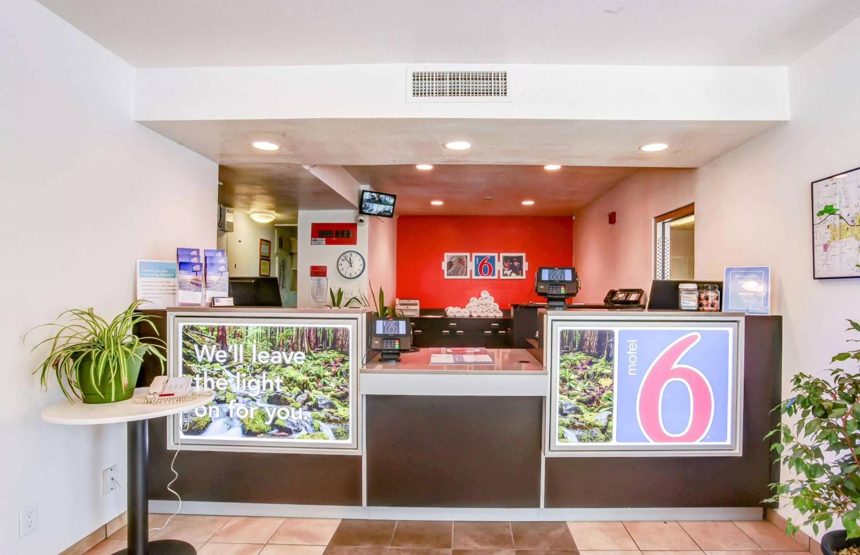 Lobby or reception in Motel 6-Grants Pass, OR