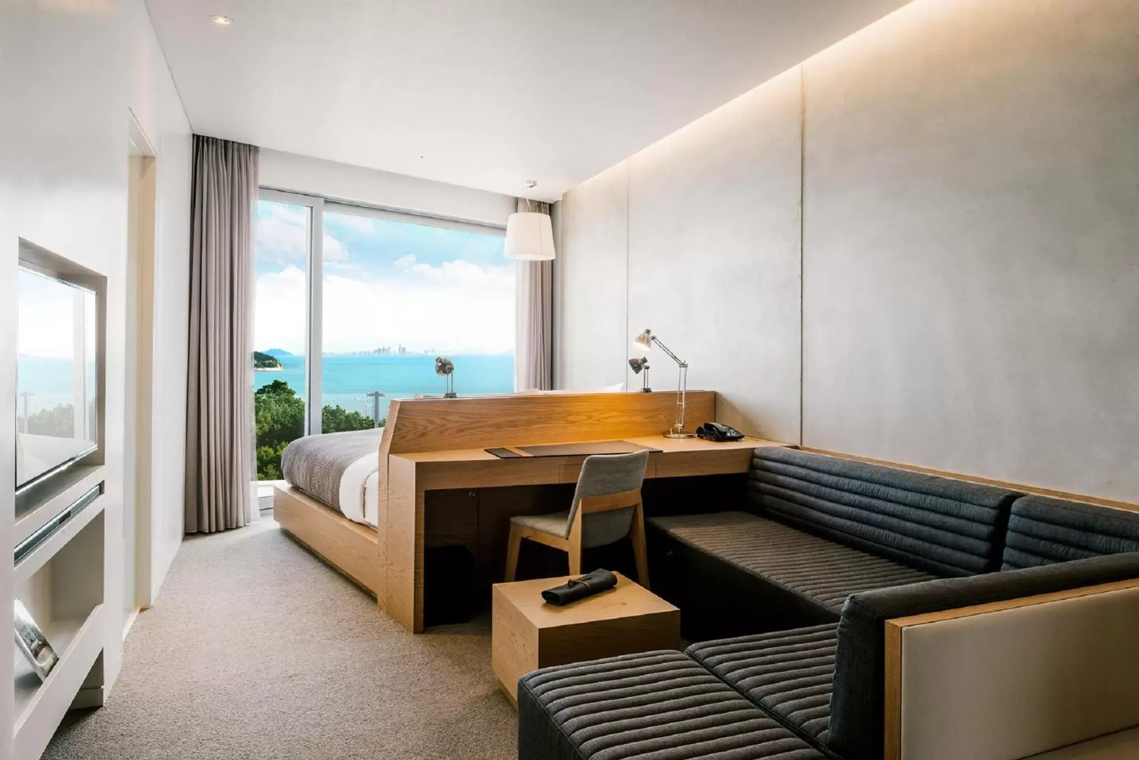 Deluxe Twin Room with Sea View in Nest Hotel Incheon Deluxe Twin Room with Sea View in Nest Hotel Incheon