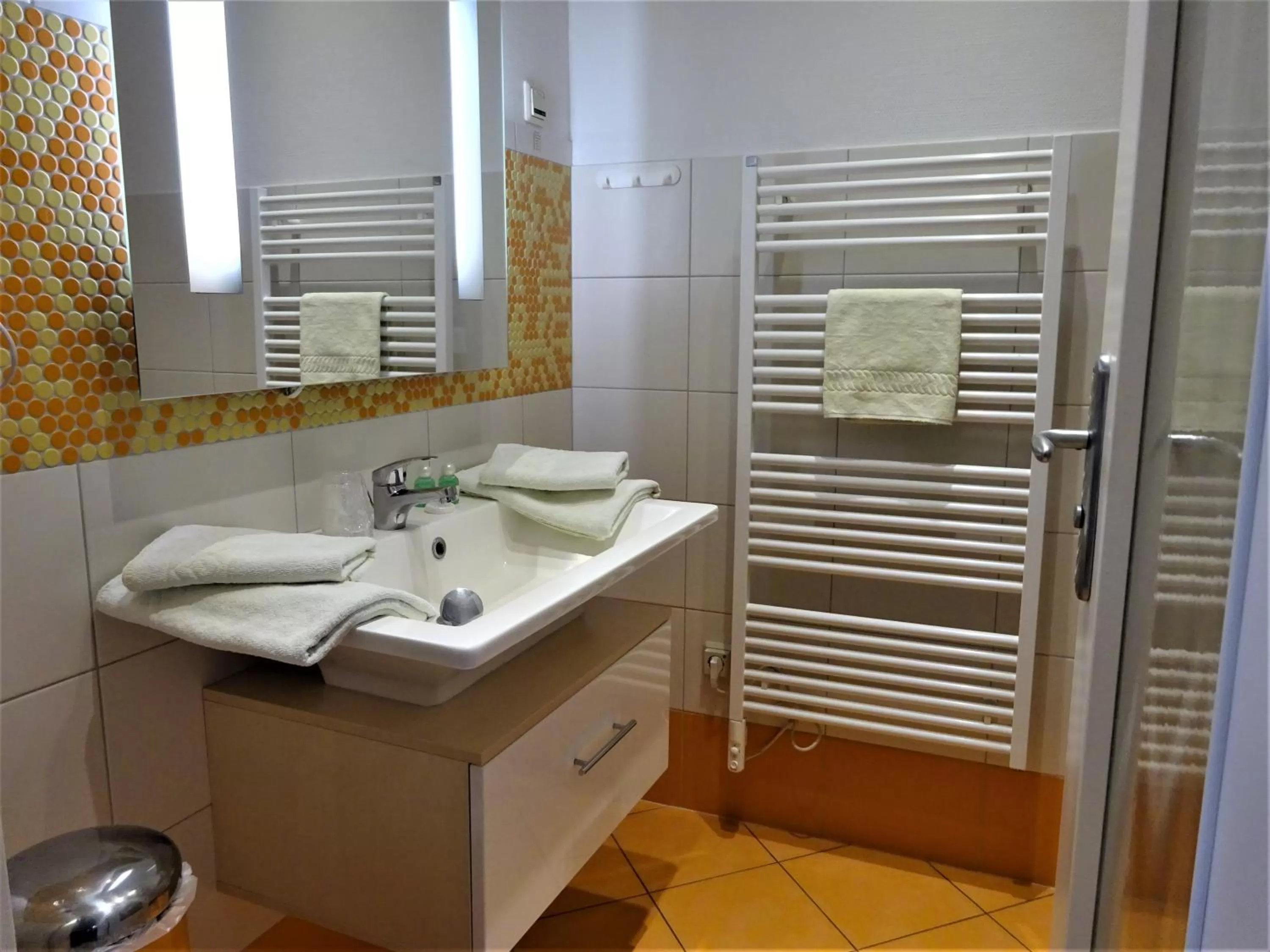 Bathroom in Pension Zur Fährbrücke