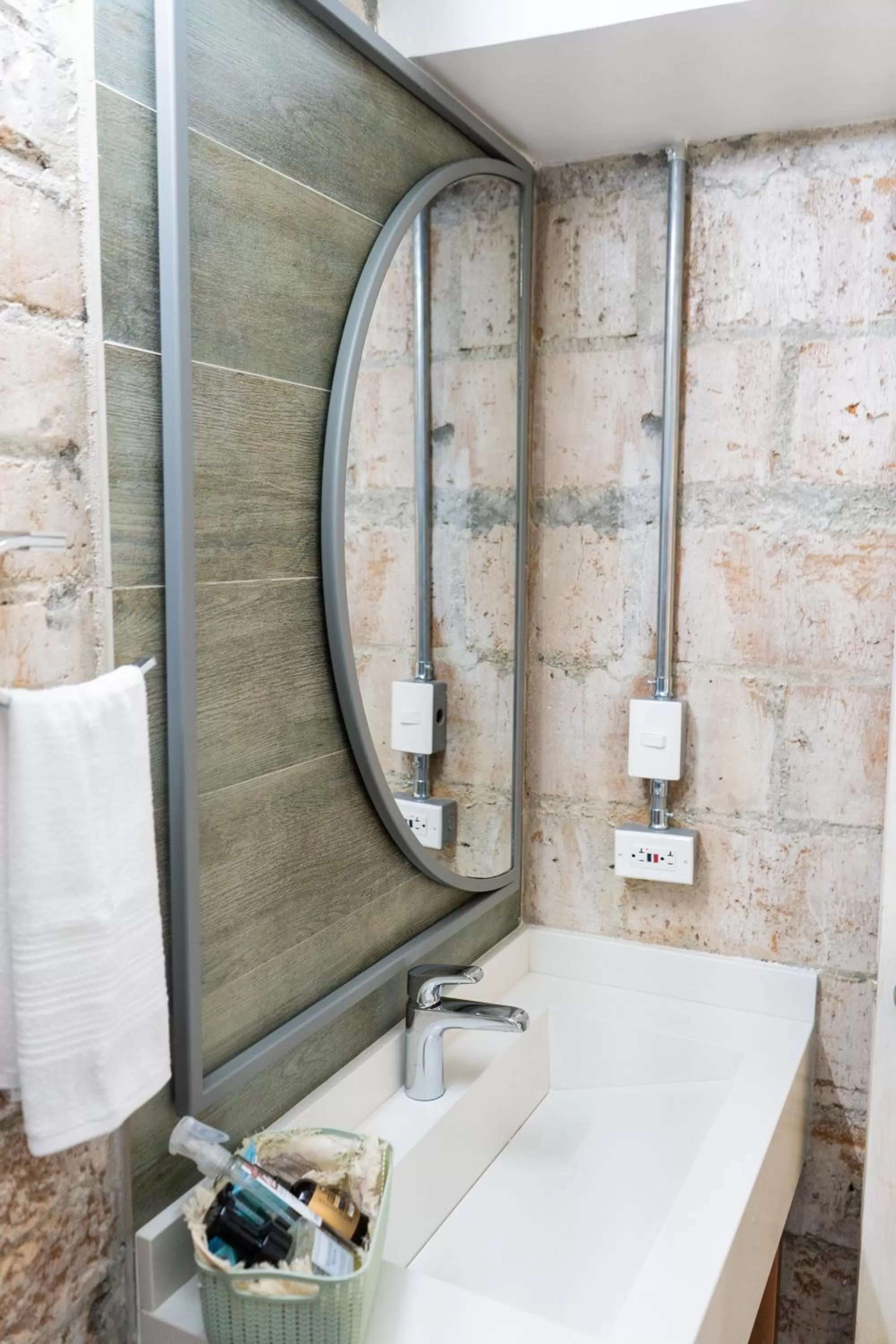 Shower in Zentrico Boutique