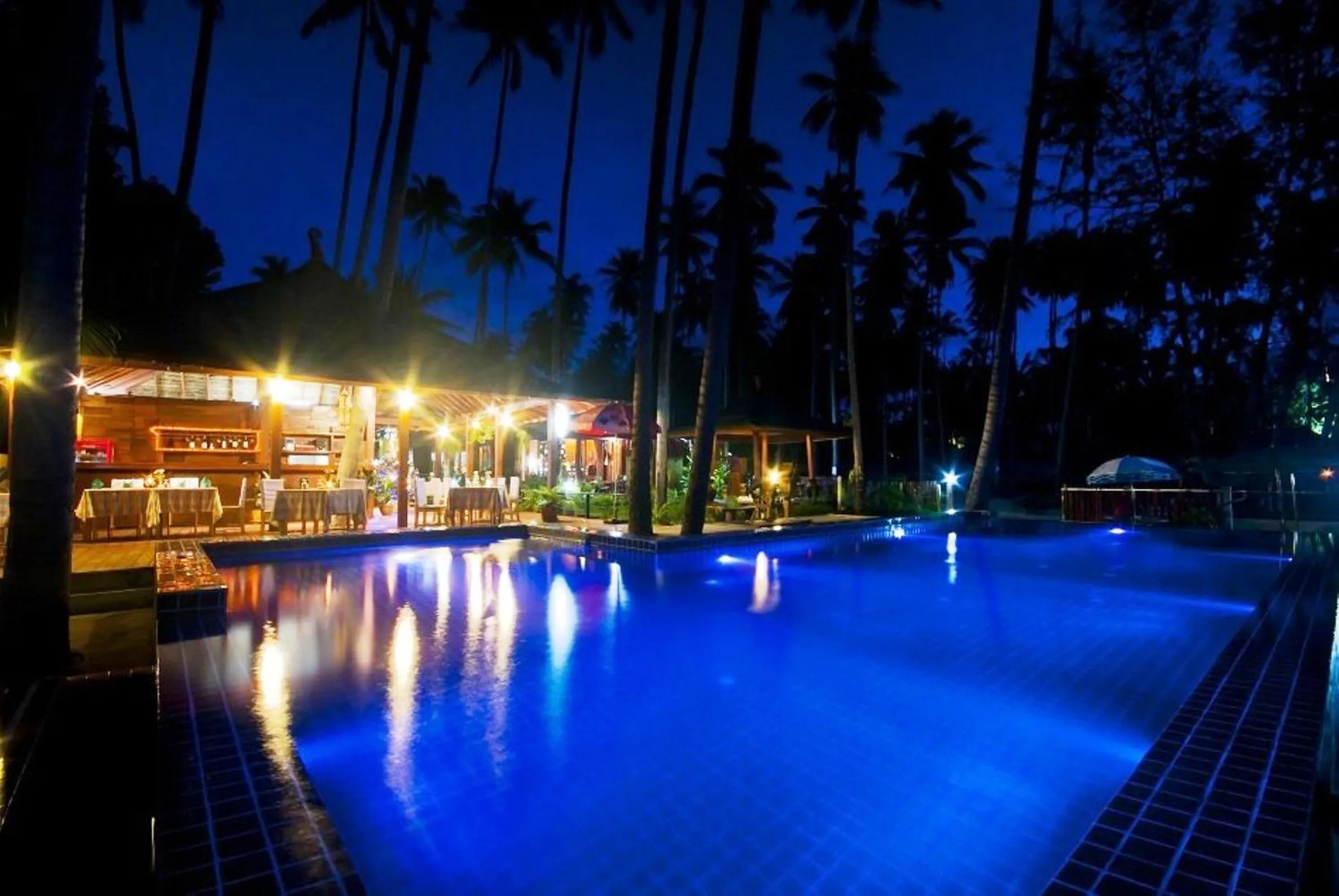 Night in Lipa Bay Resort