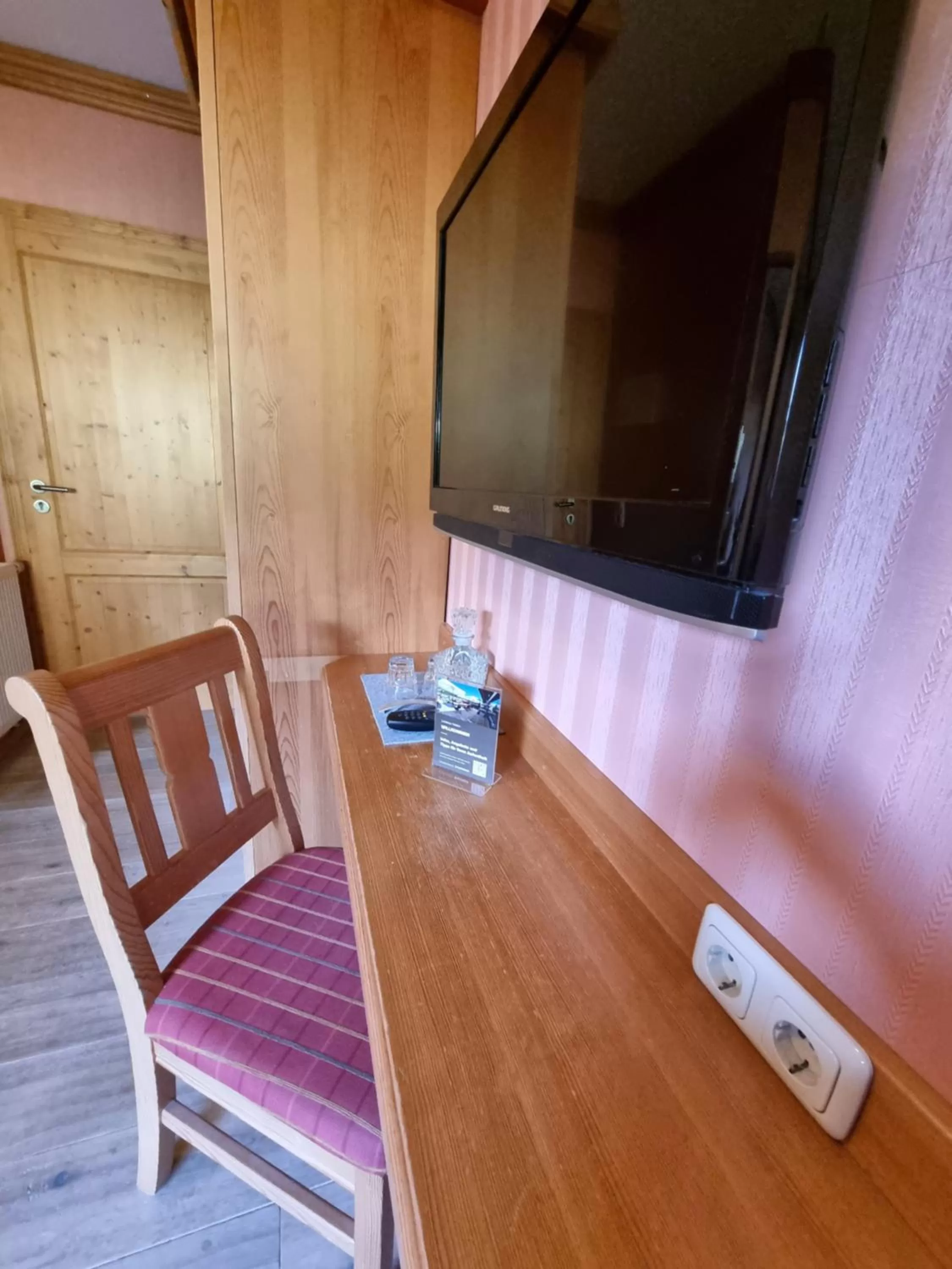 TV/Entertainment Center in Landhaus Talblick- Boutique Hotel Bed and Breakfast