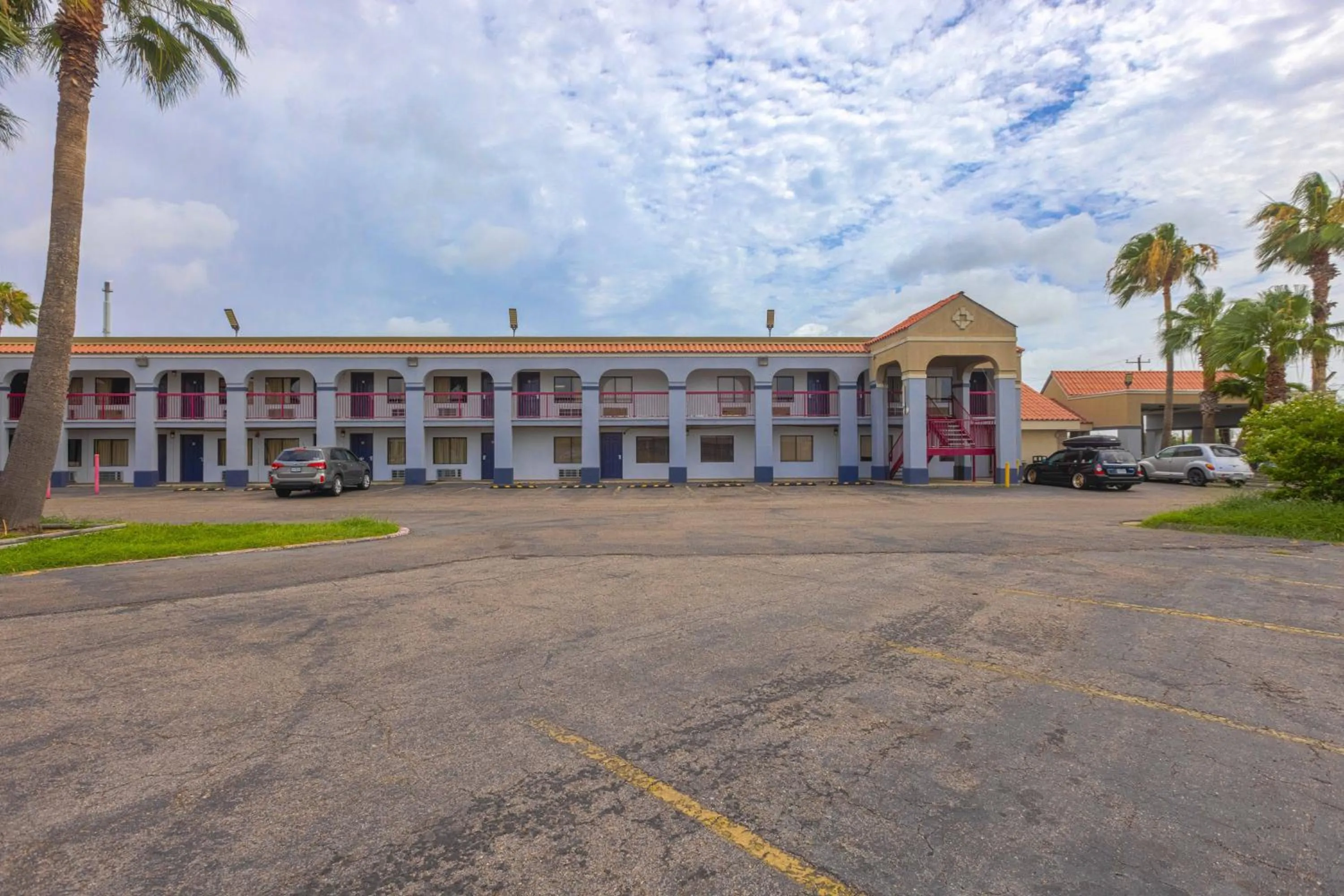 Parking in Coastal Inn Corpus Christi
