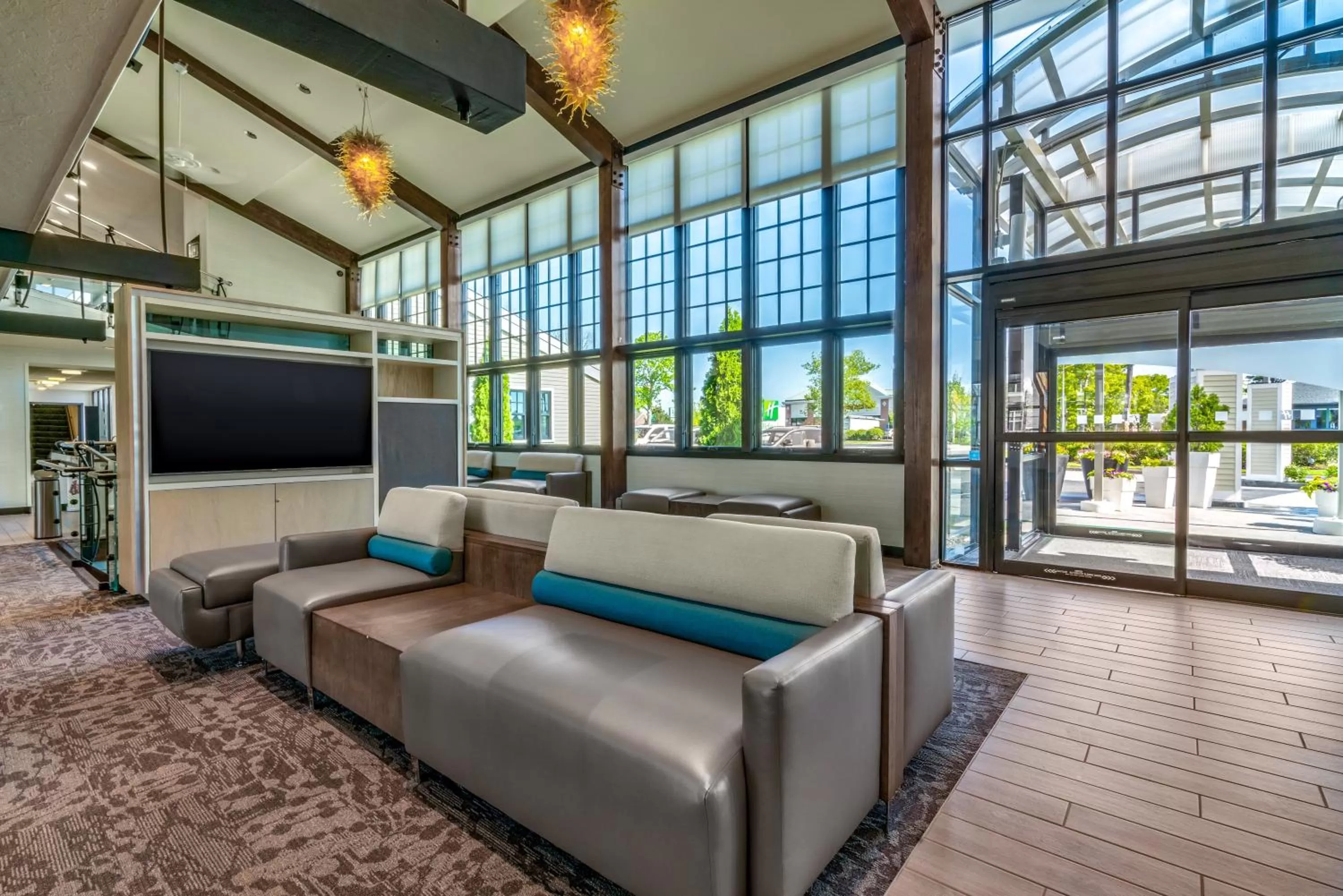 Property building in Holiday Inn Cape Cod - Hyannis by IHG