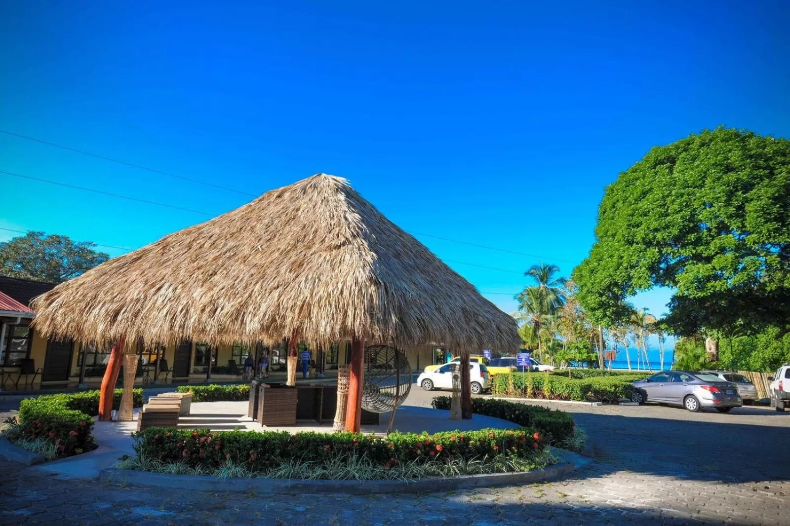 Beach Break Resort & CR Surf Camp