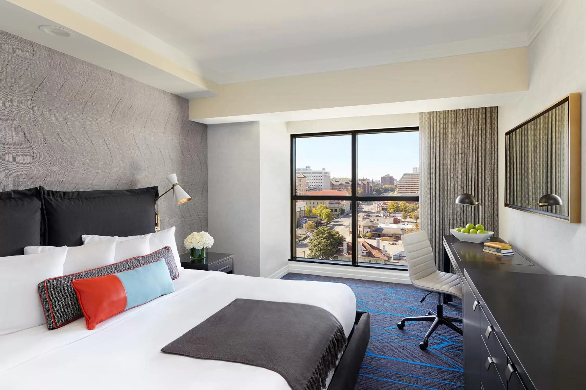 Premier King Room in Hutton Hotel