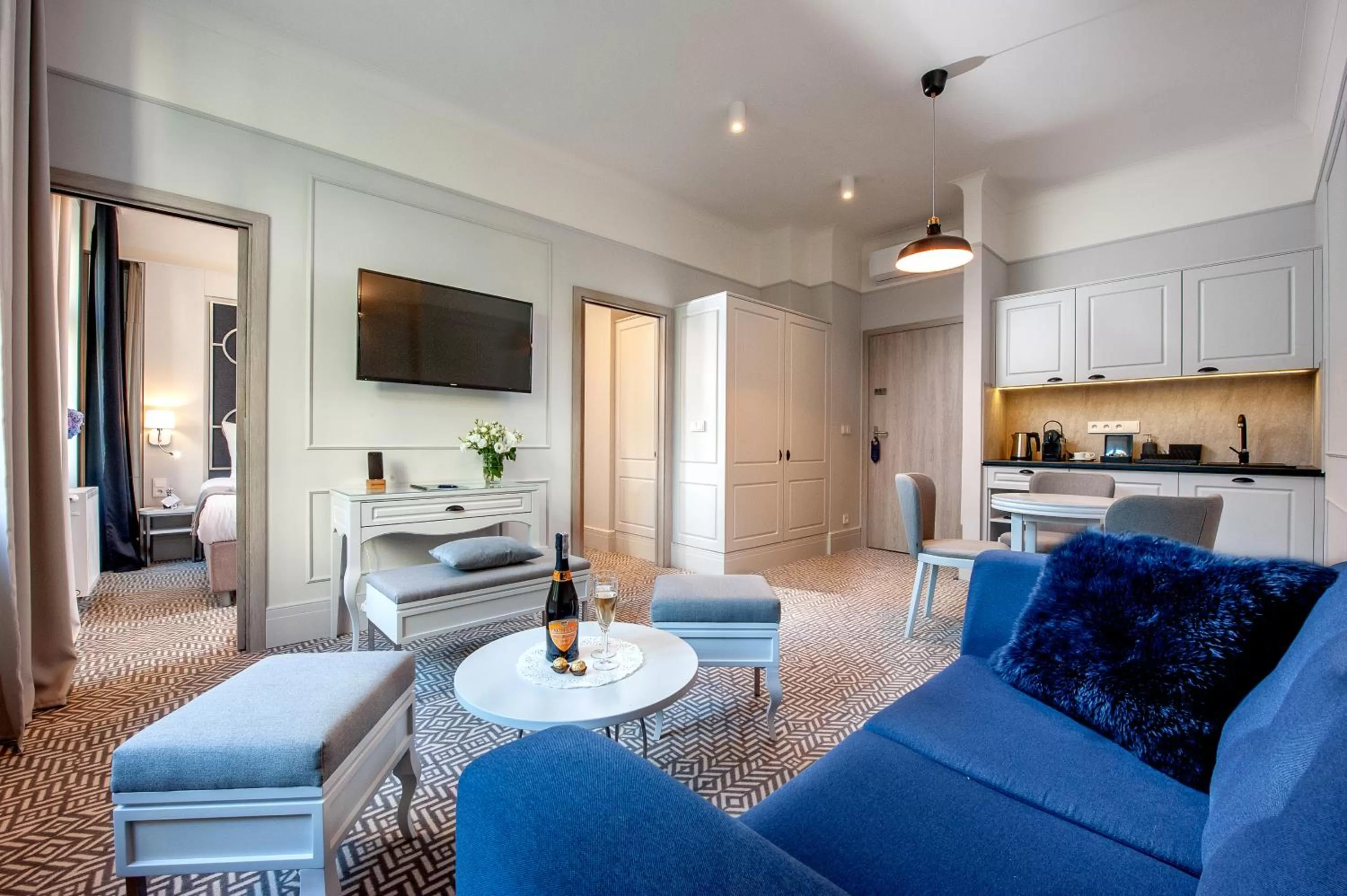 Living room in Amber Design Residence