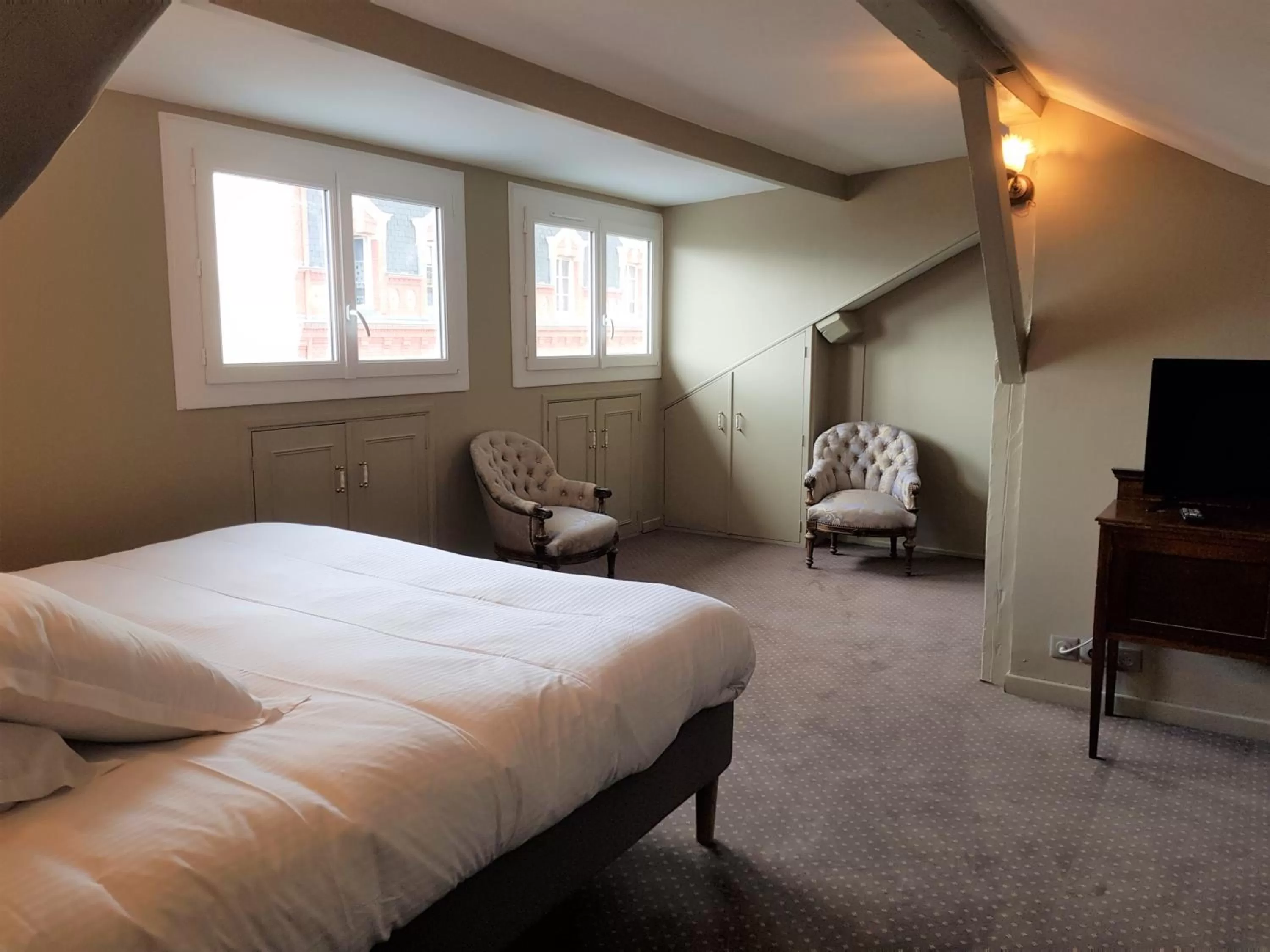 Photo of the whole room, Bed in Les Cabines