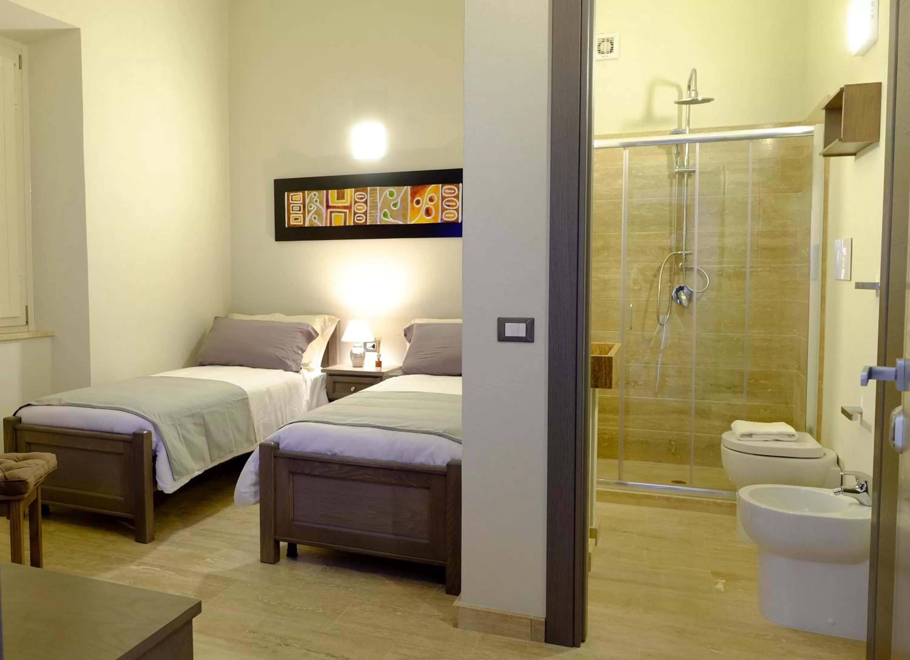 Bathroom, Bed in EOS Room and Breakfast