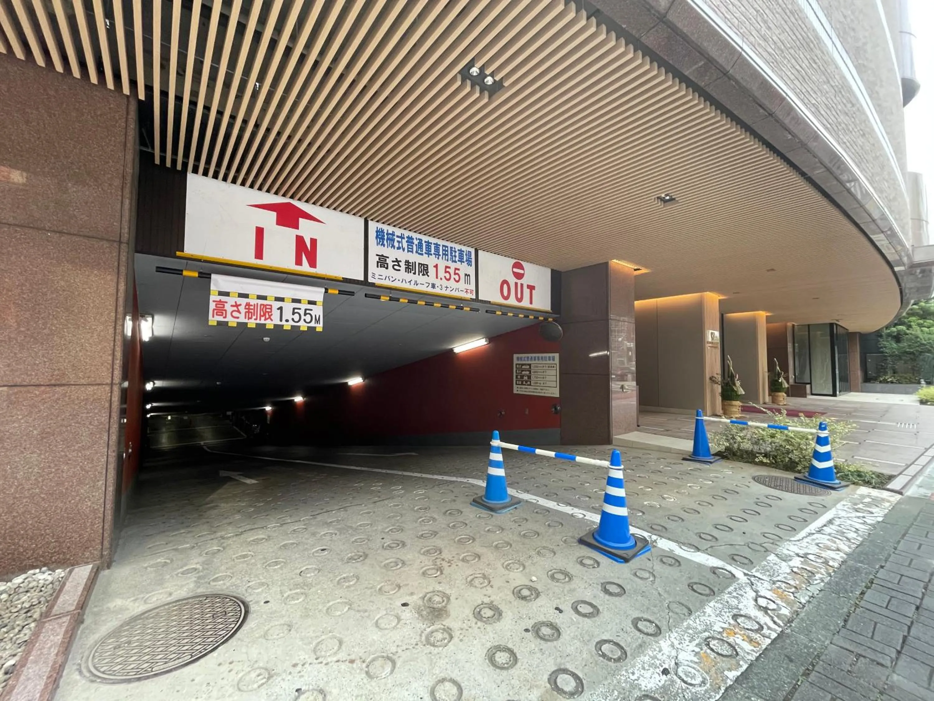 Parking in Hotel Emisia Tokyo Tachikawa
