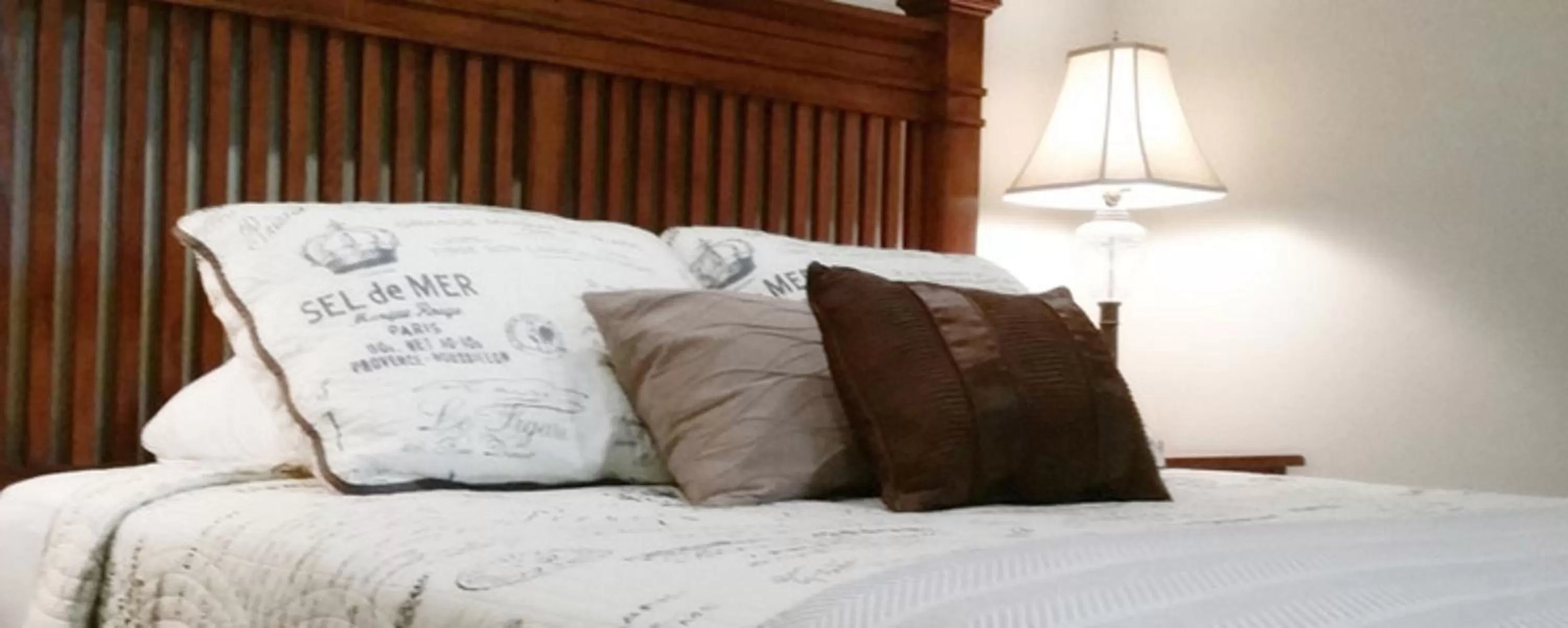 Other, Bed in The Inn at Stony Creek