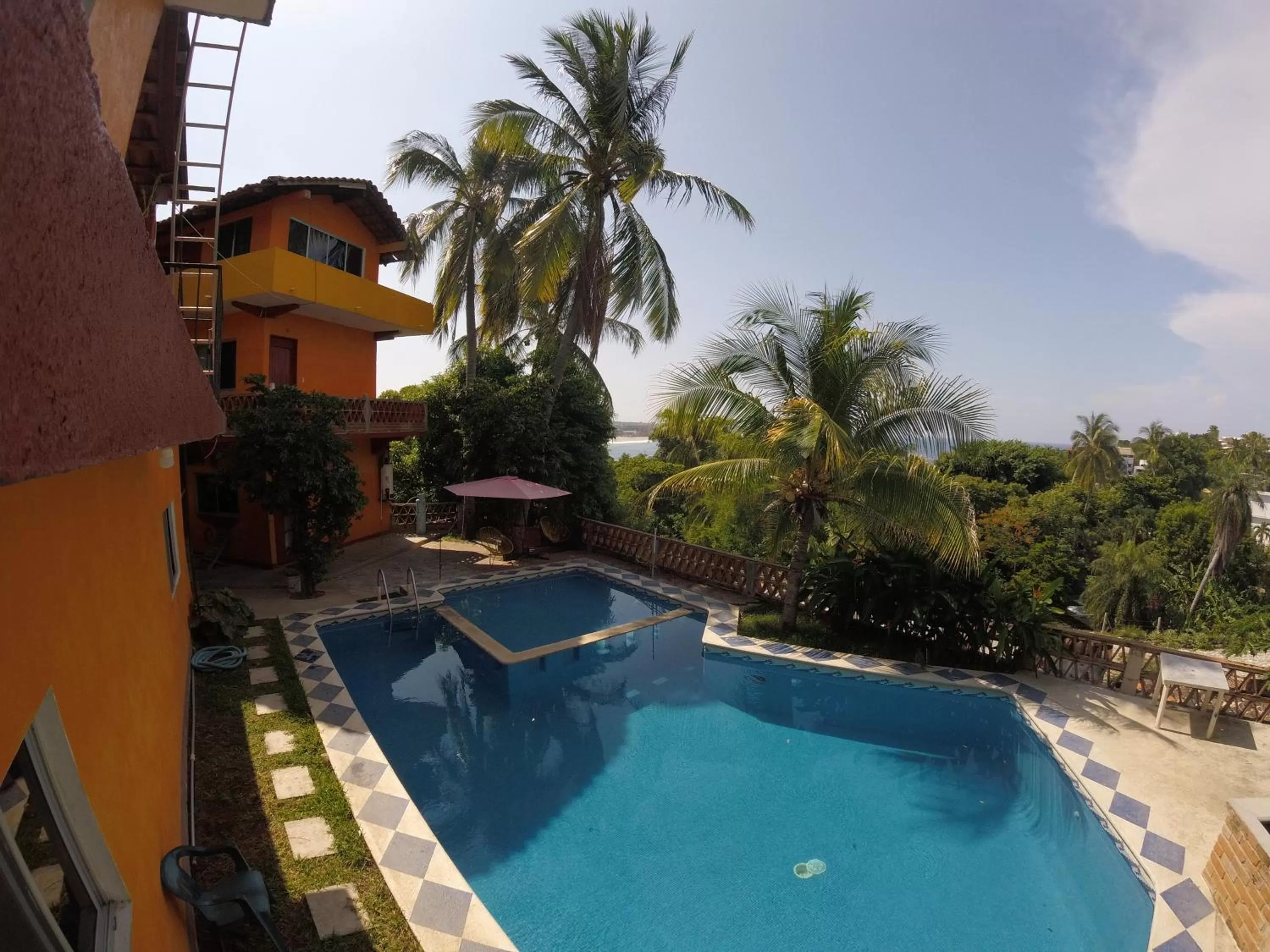 Twin Room with Pool View in Hotel Cabañas Pepe