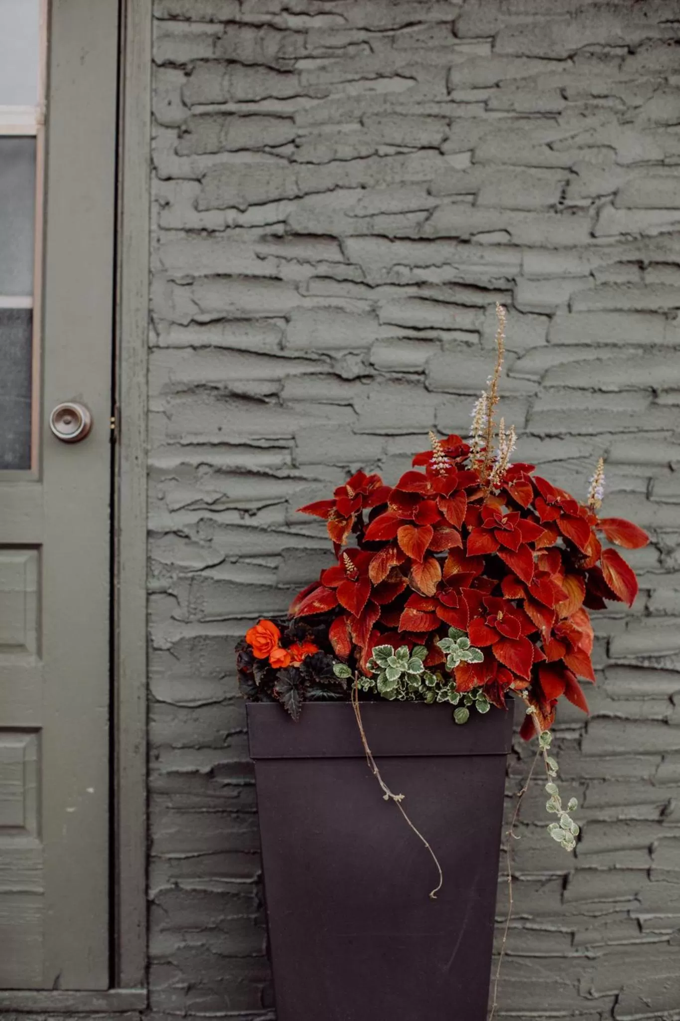 Facade/entrance in The Bayview Motel - Fort Frances, ON - Lakeside Motel