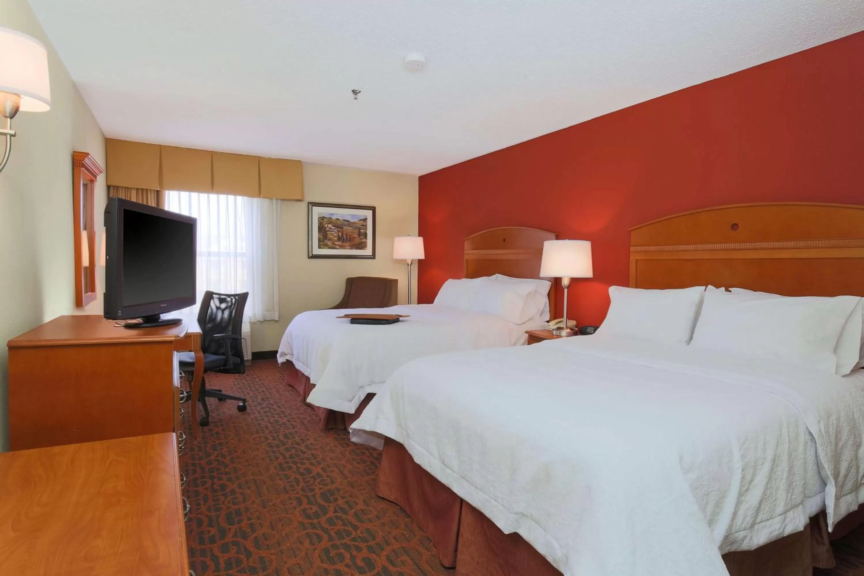 Bed in Hampton Inn St. Louis/Fairview Heights