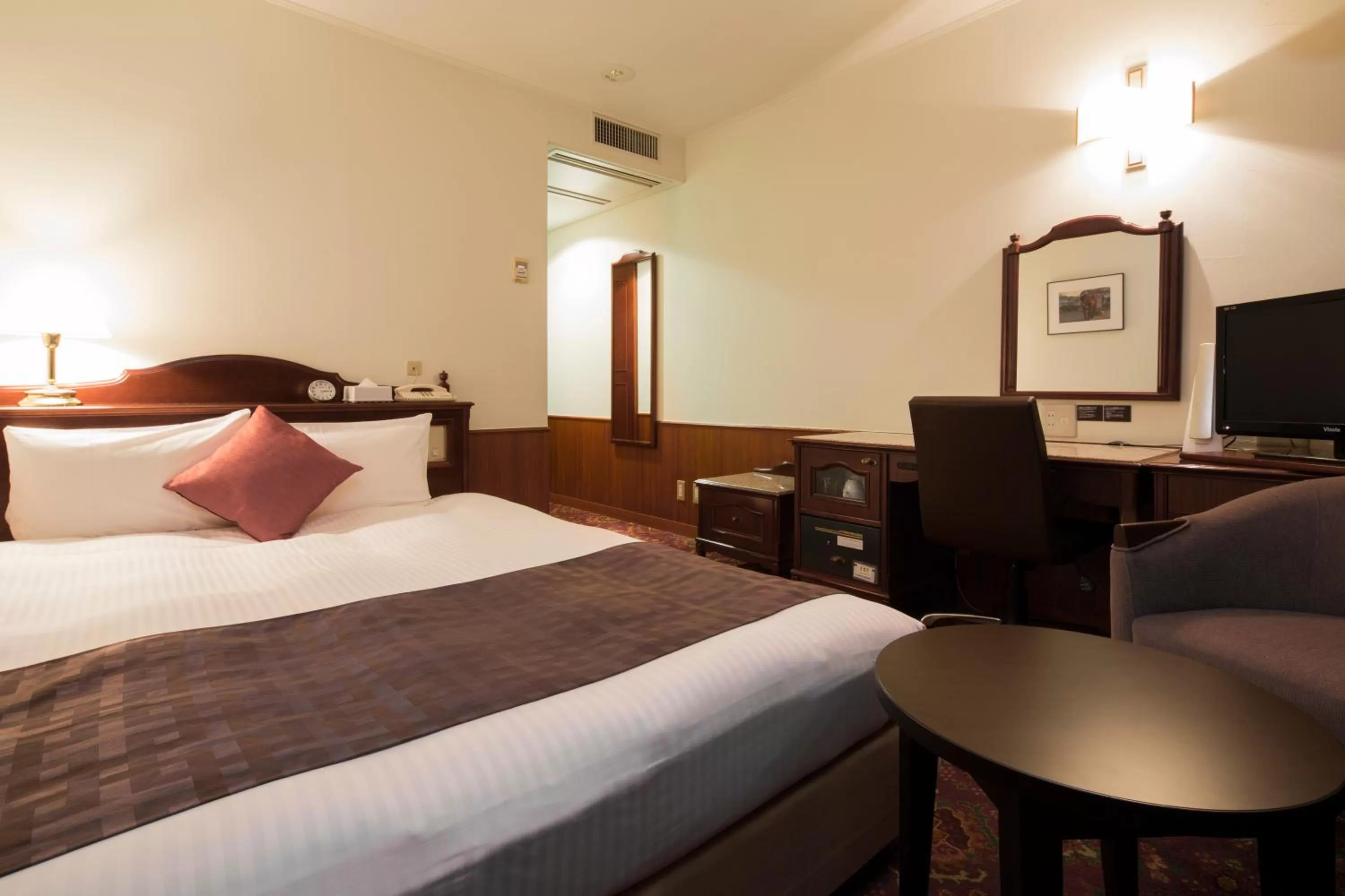 Bedroom, Bed in Premier Hotel -CABIN- Obihiro