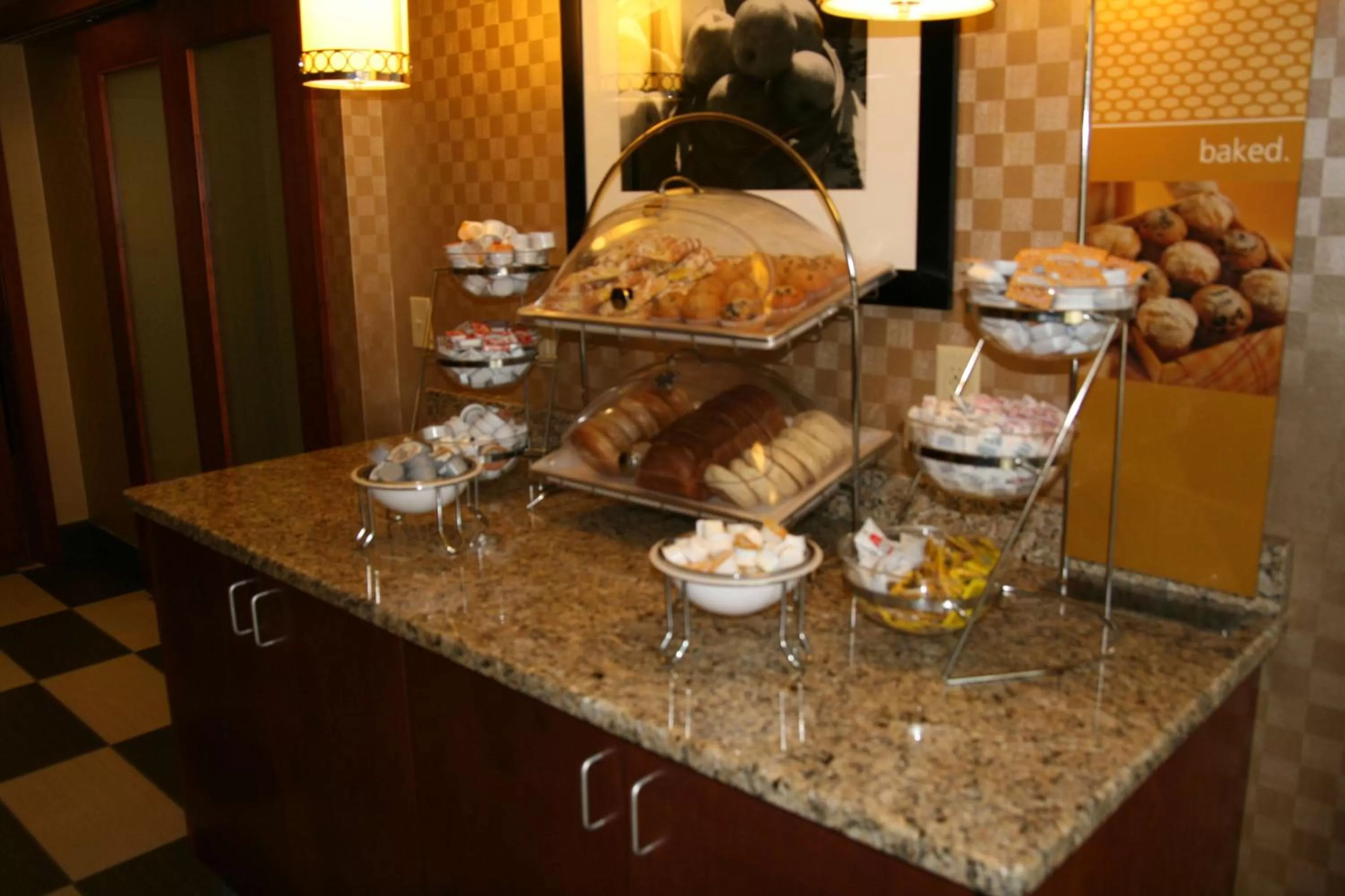 Dining area in Hampton Inn - Hillsville