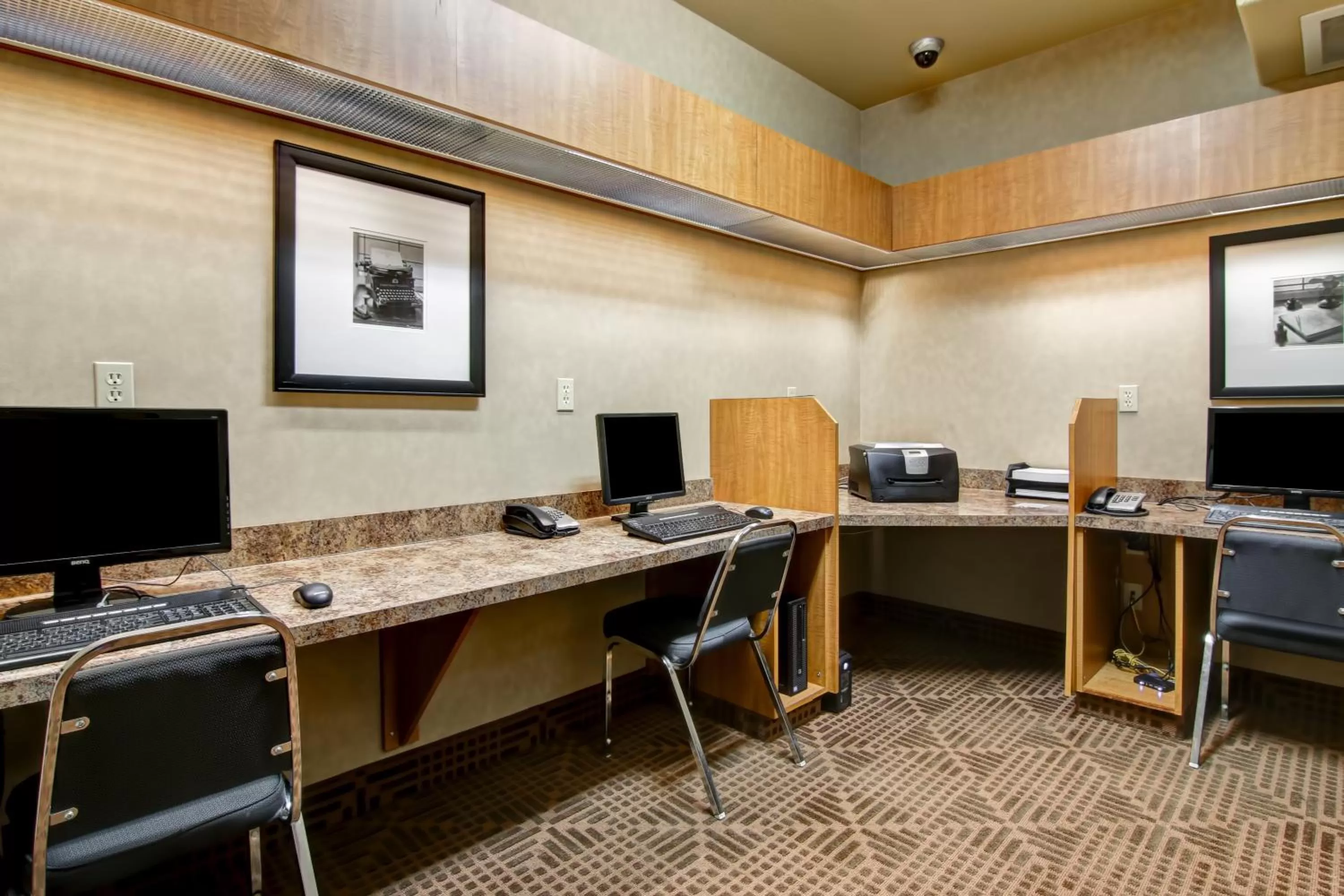 Business facilities in Canalta Stettler
