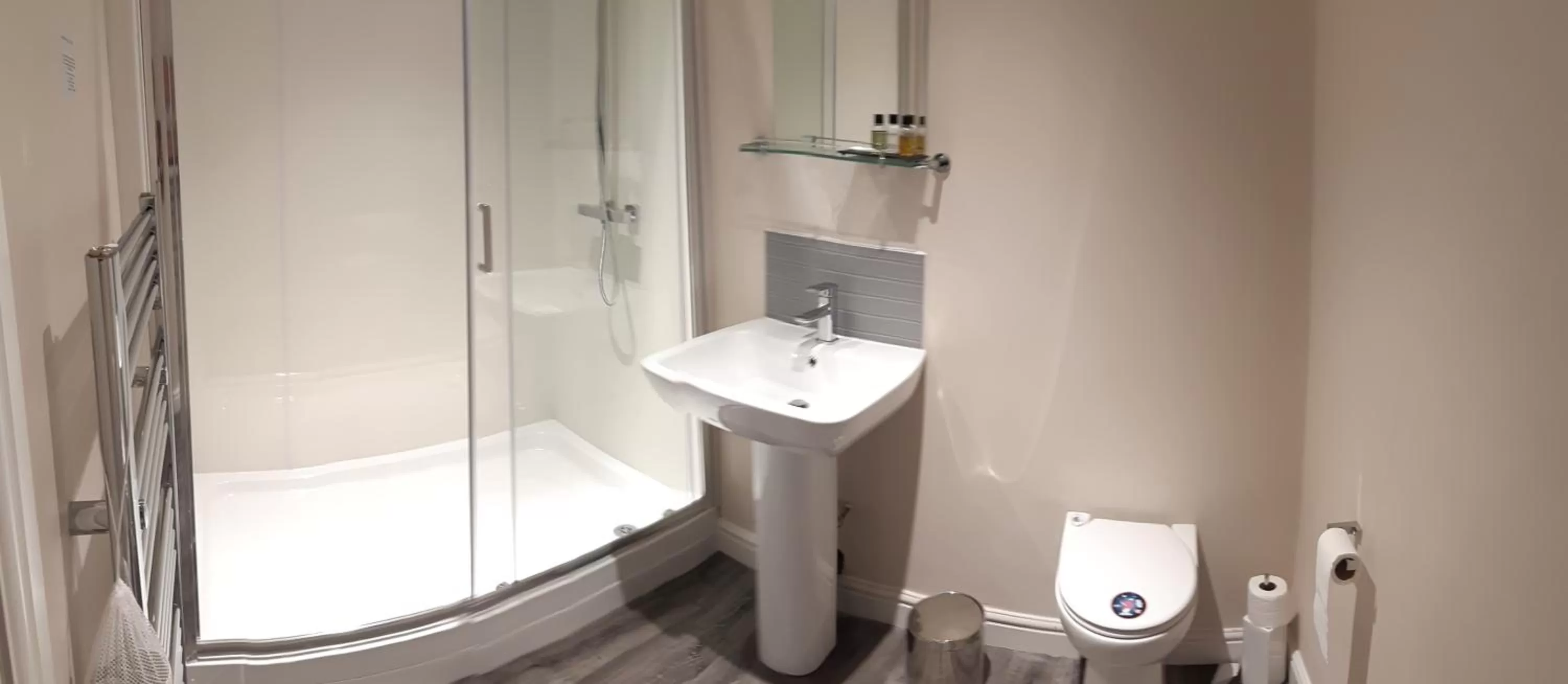 Shower in The Masons Arms