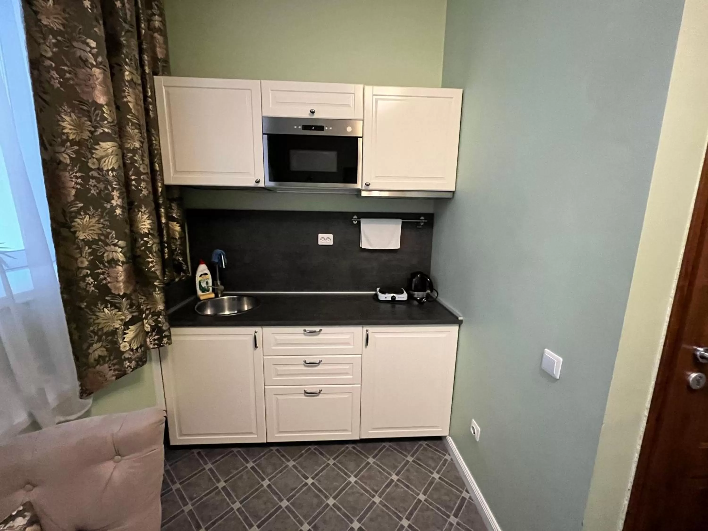 Kitchen/Kitchenette in MINIAPT Lollo - Station