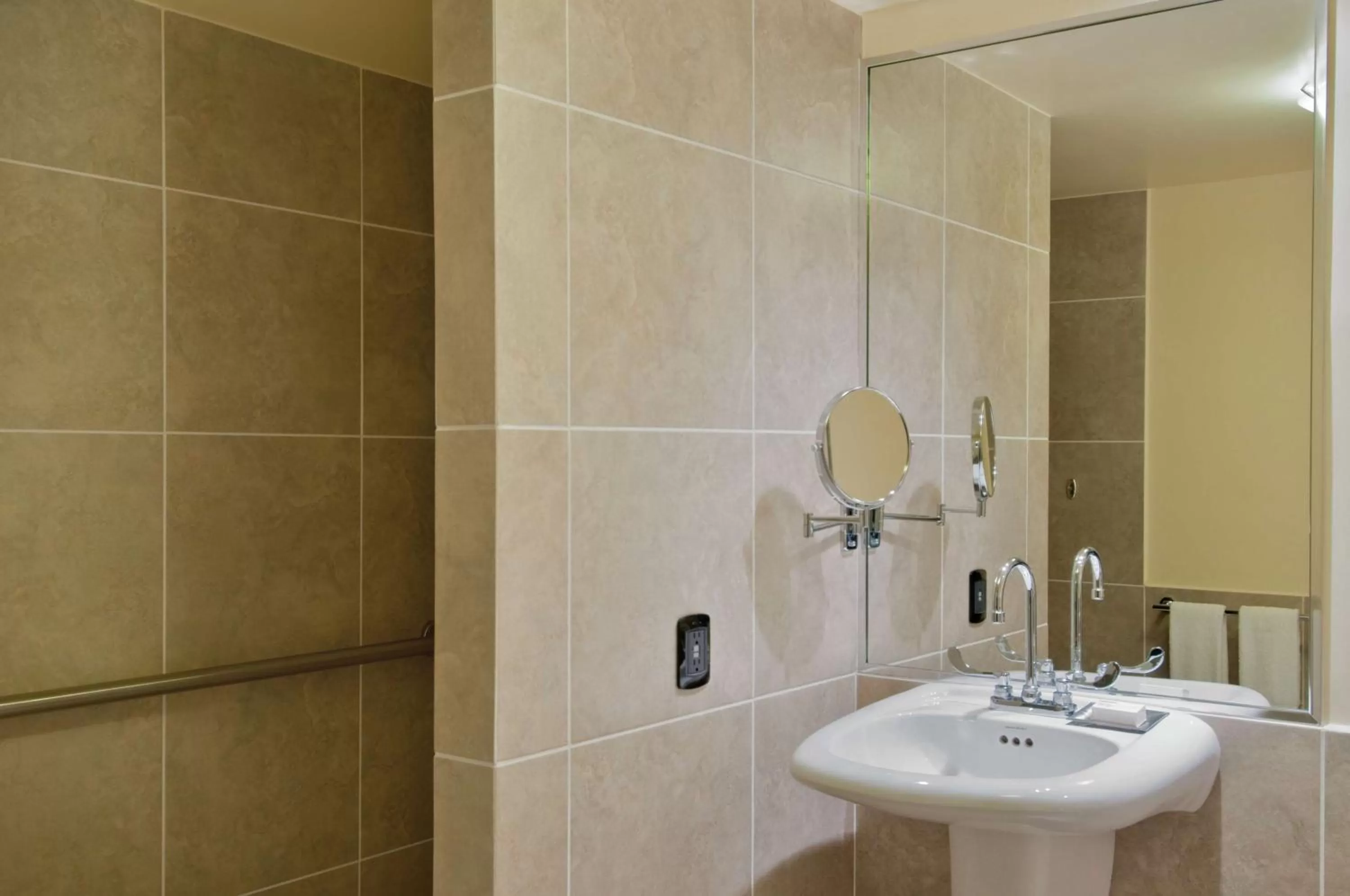 Bathroom in Hilton Trinidad & Conference Centre