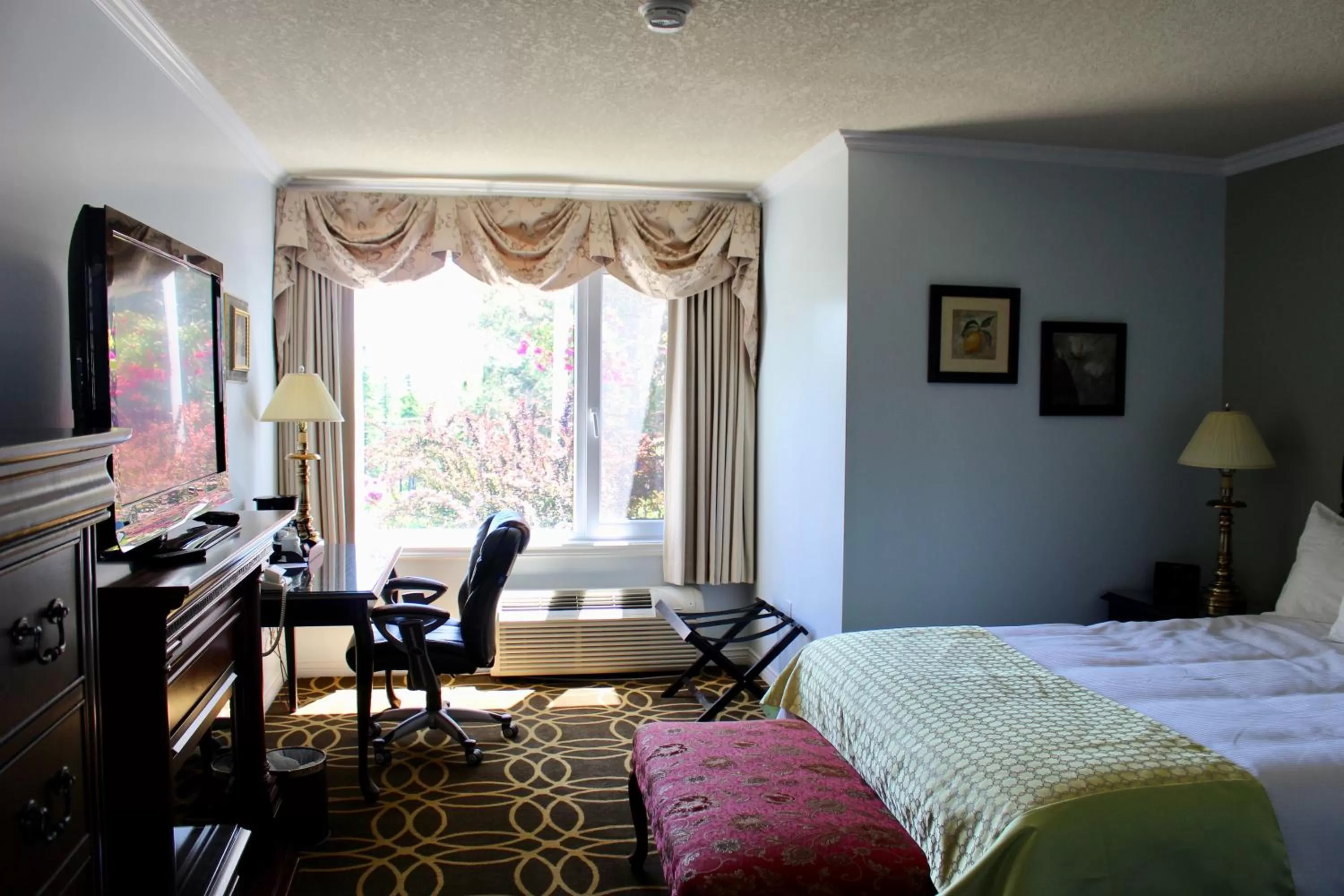 Bed in Auberge Gisele's Inn