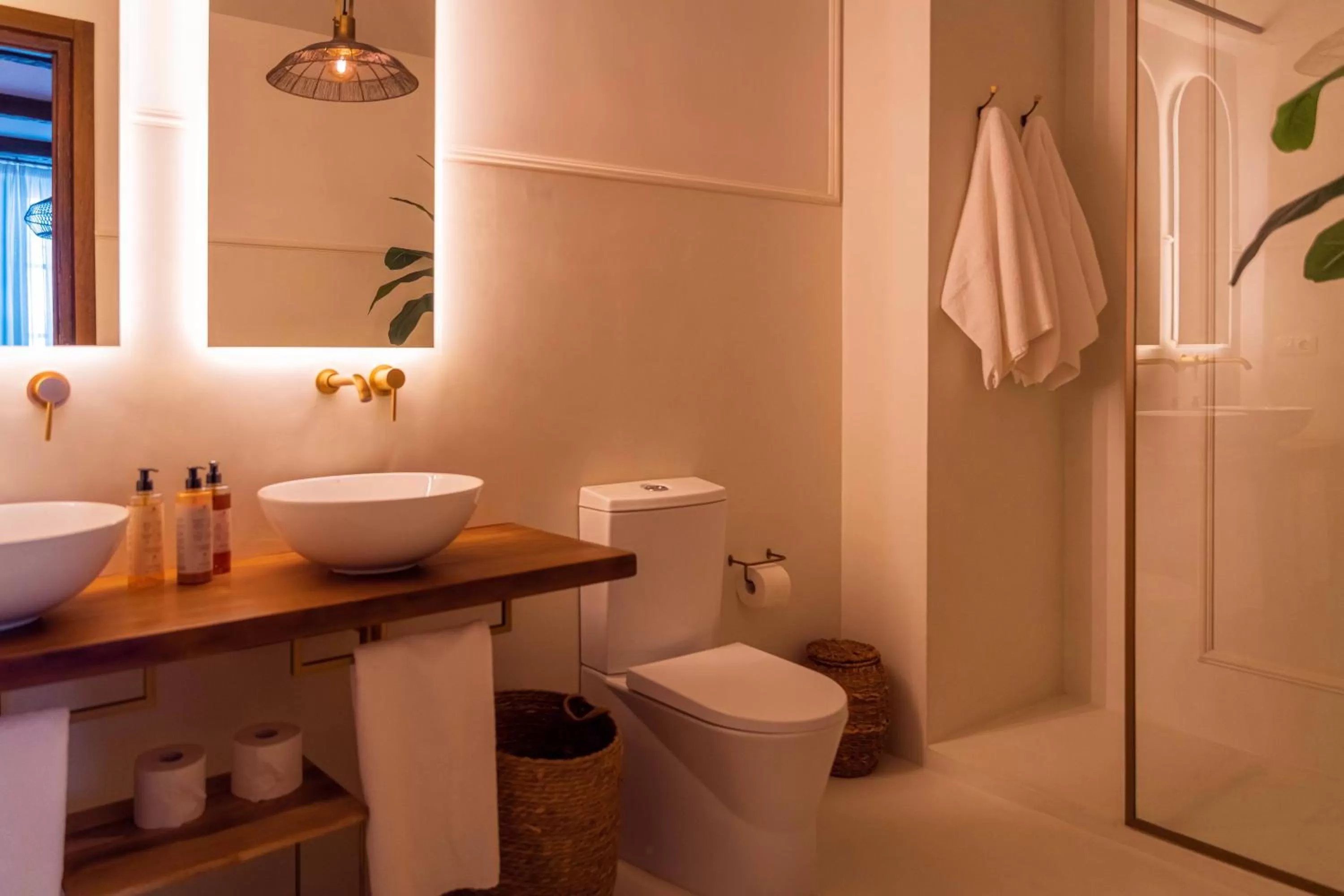 Bathroom in CANDIL SUITE Realejo