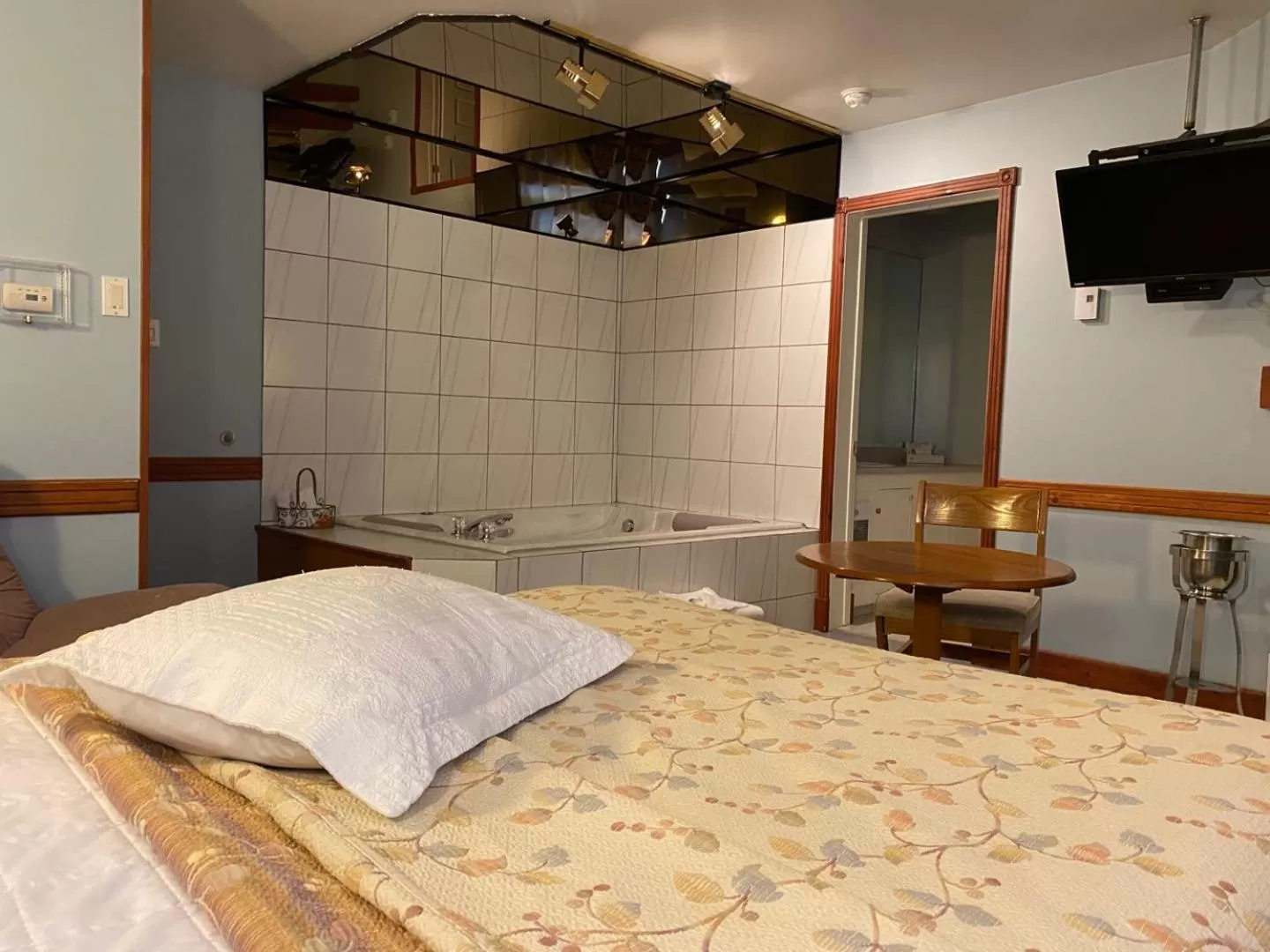 Bed in Auberge Harris