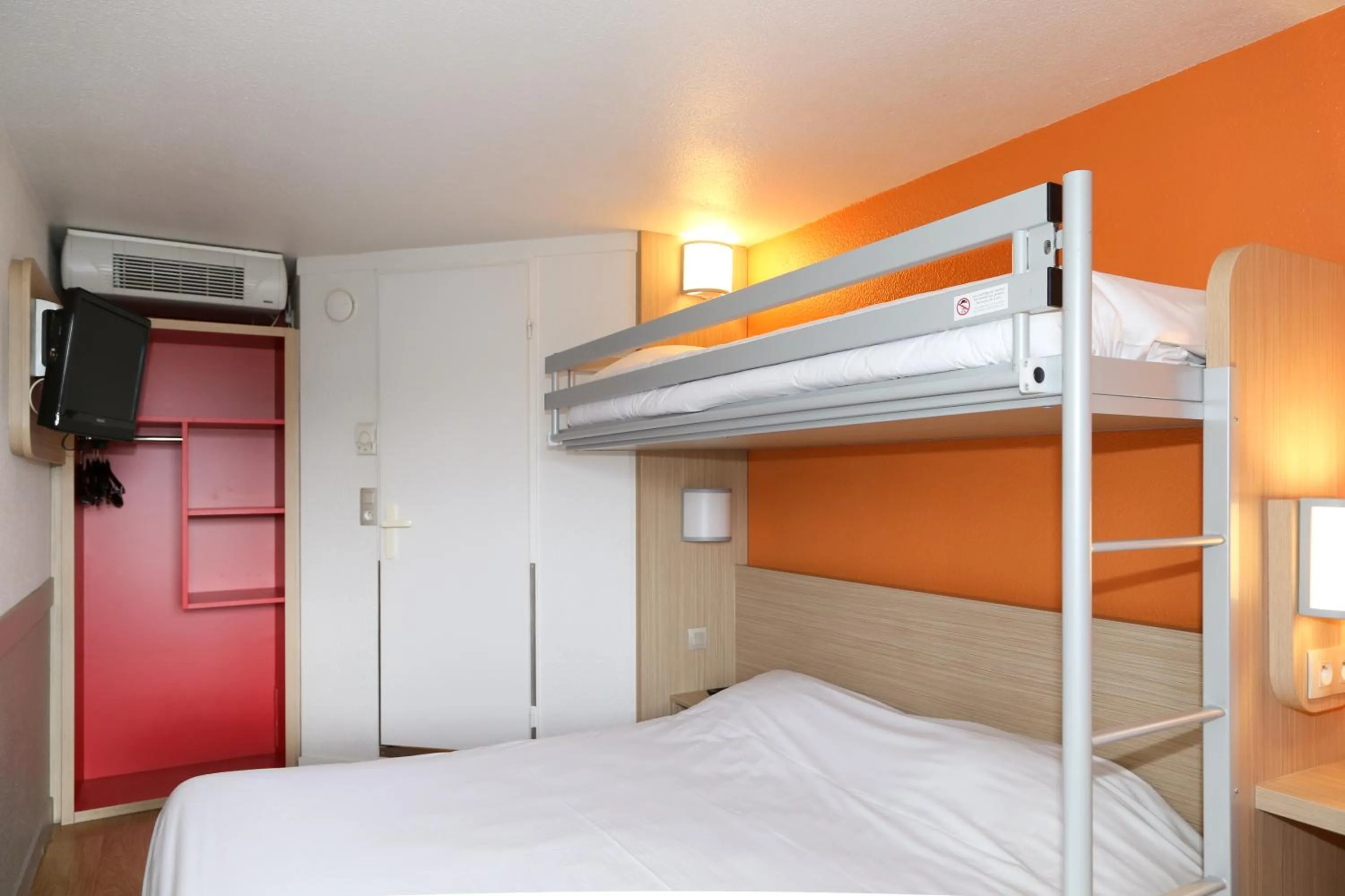 Bedroom, Bed in Premiere Classe Arles