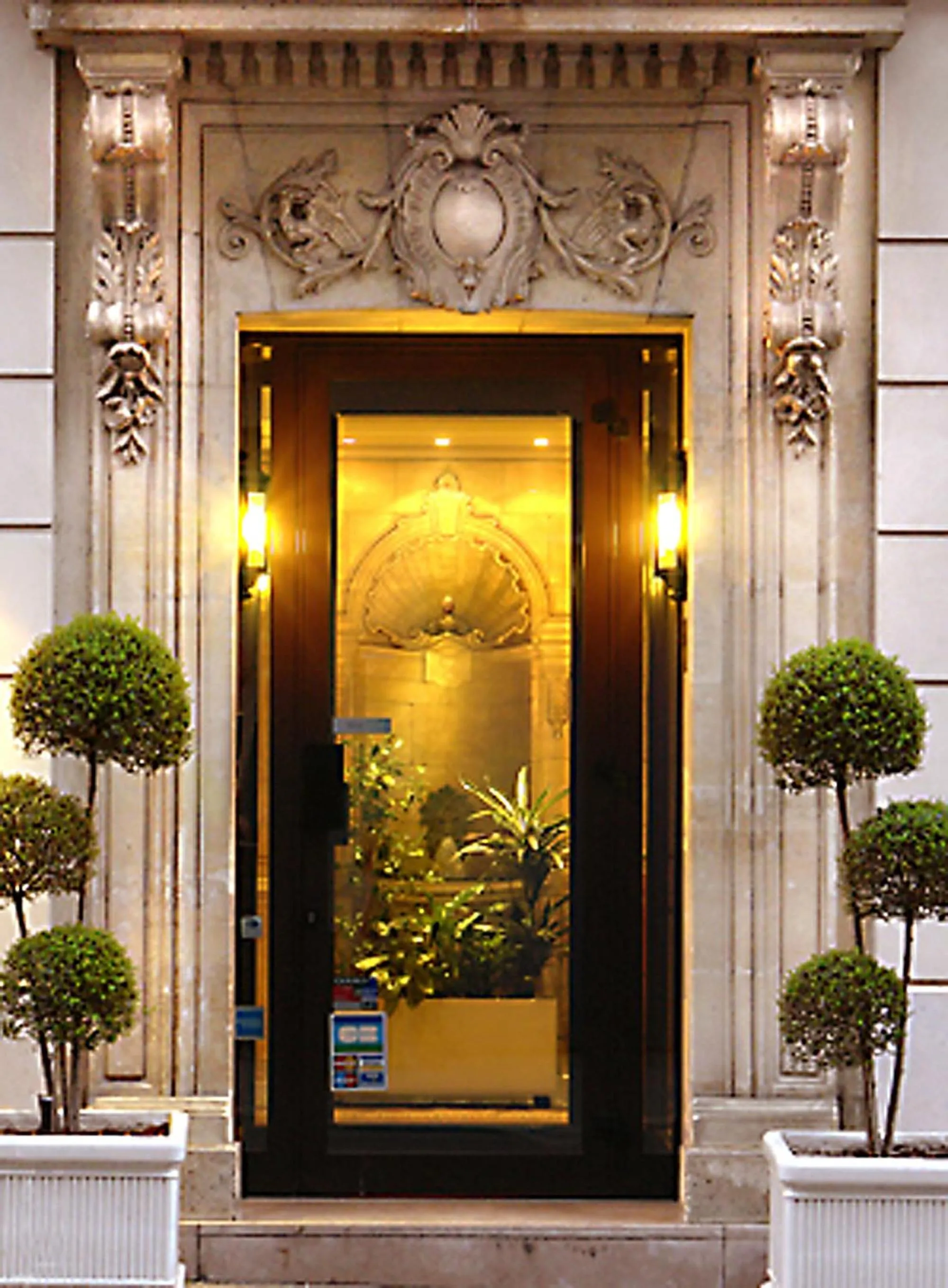 Facade/entrance in Montparnasse Daguerre