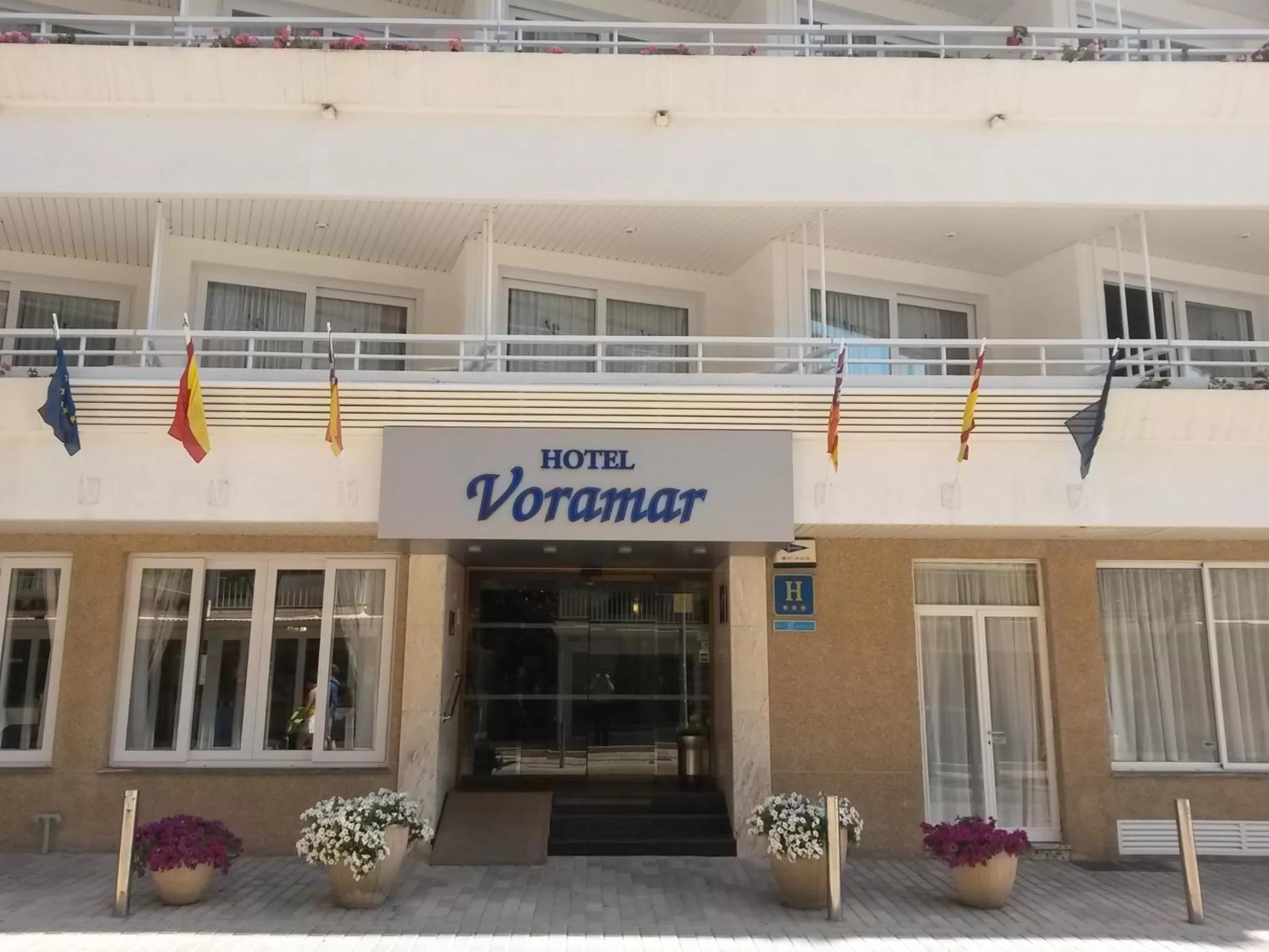 Property building in Hotel Voramar