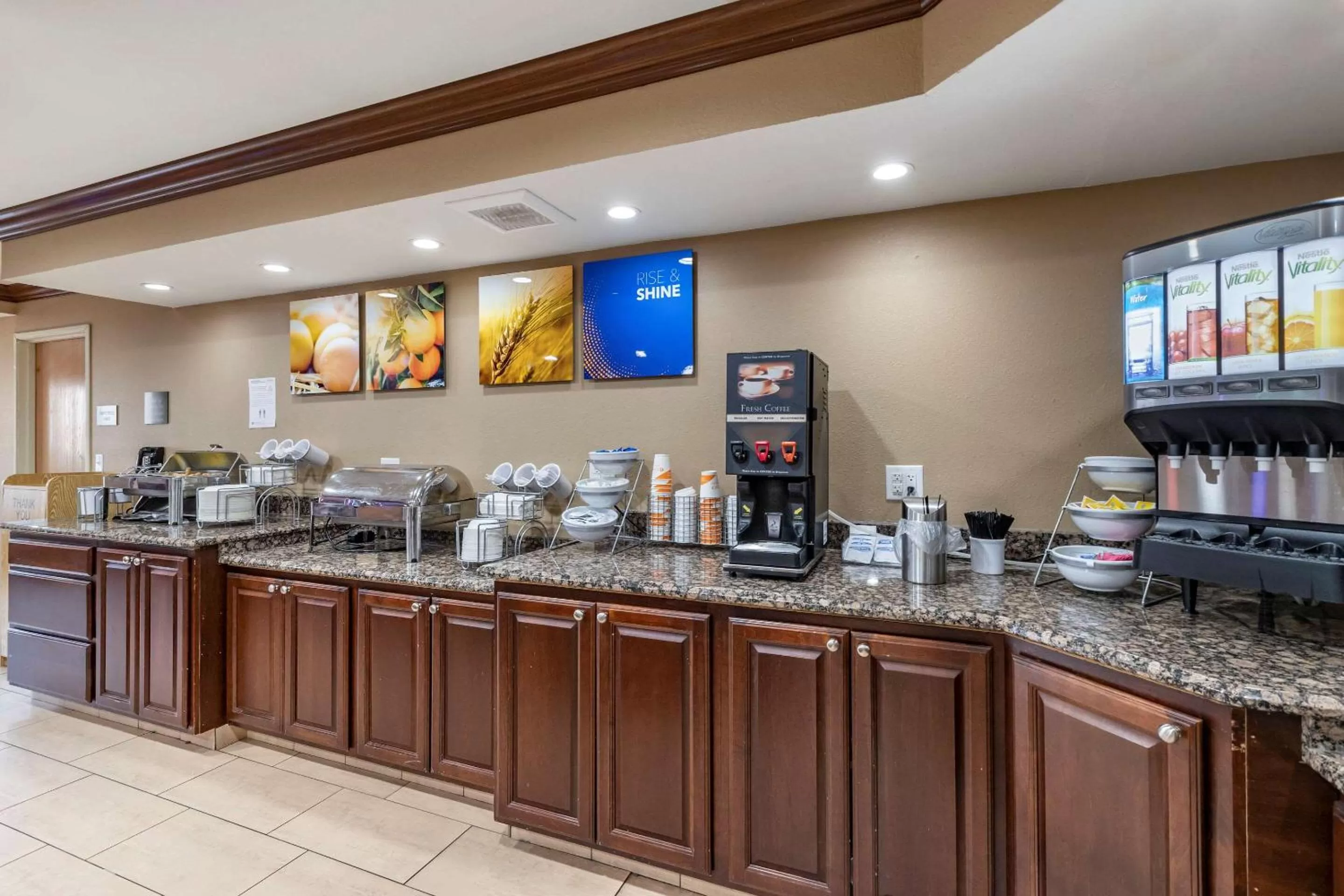 Restaurant/places to eat in Comfort Inn & Suites Cedar Rapids North - Collins Road