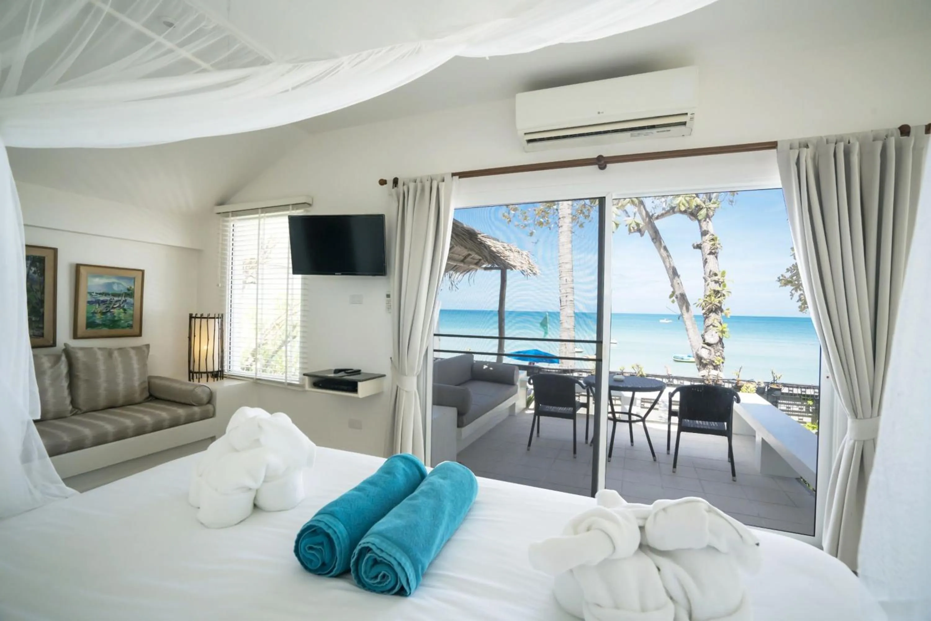 Sea view, Bed in King's Garden Resort - SHA Plus
