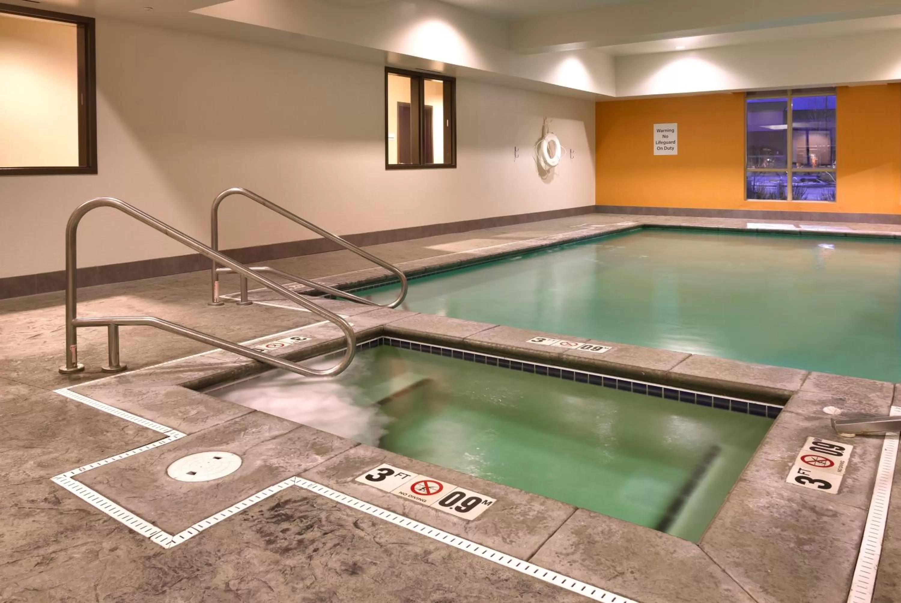 Hot Tub in Holiday Inn Express & Suites Overland Park by IHG