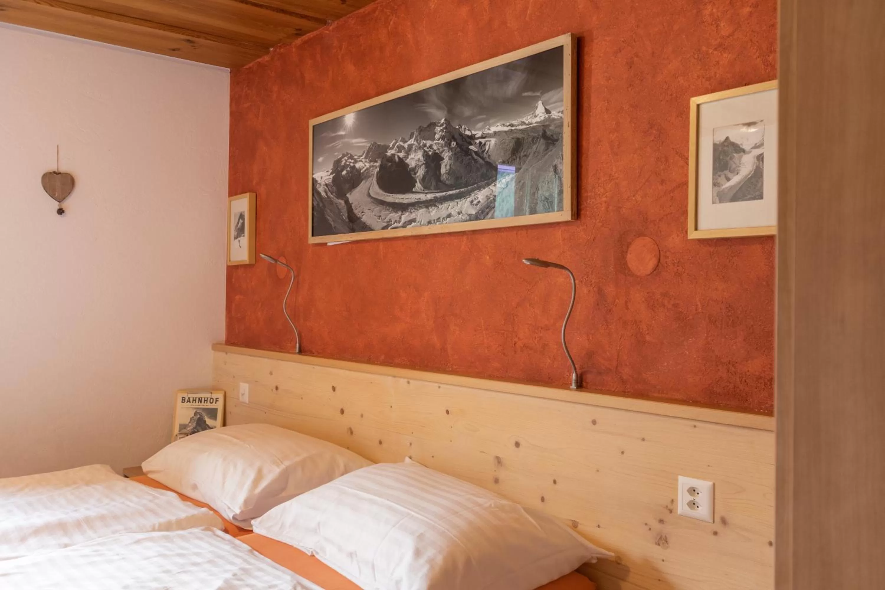 Bed in Hotel Bahnhof