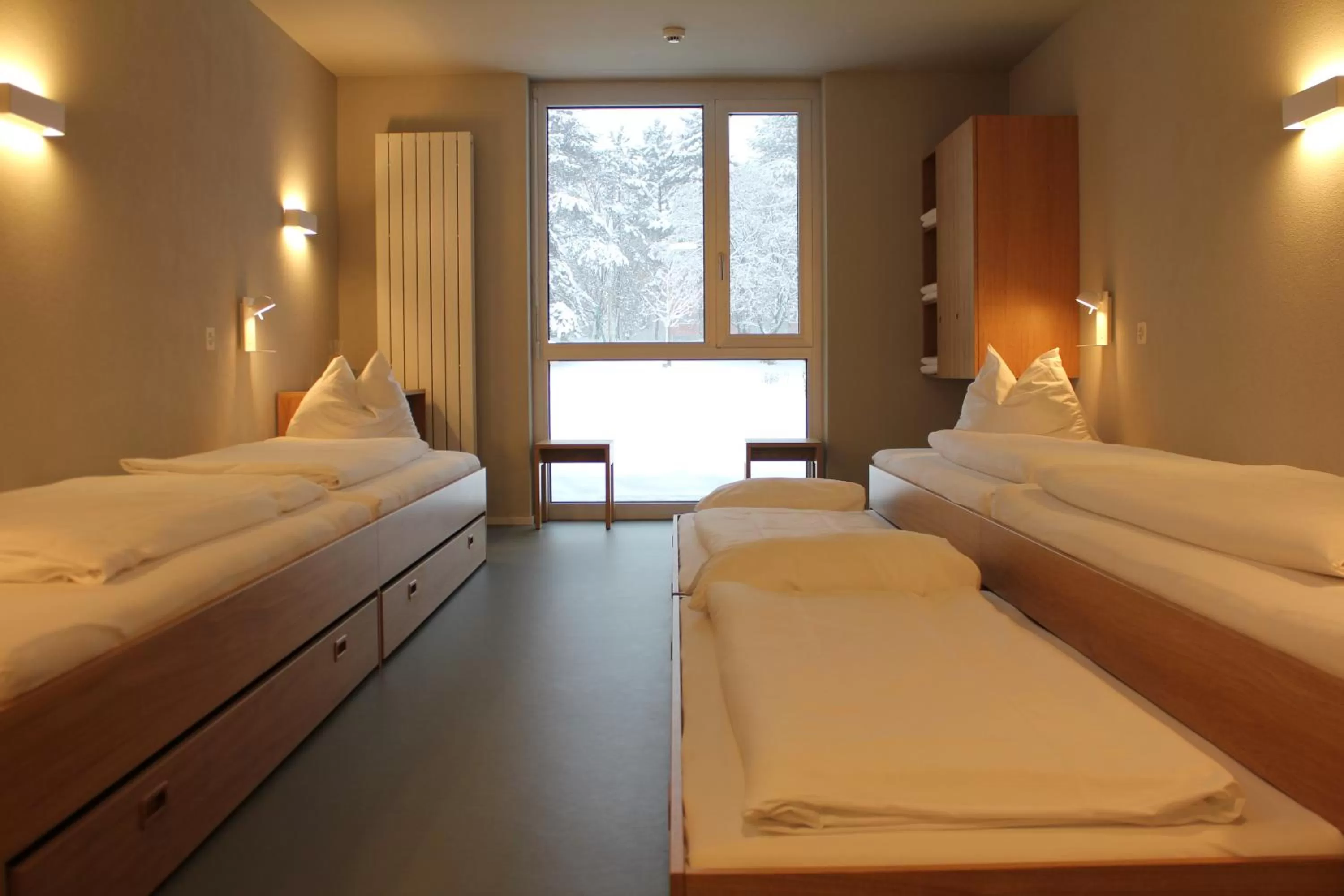 Staff, Bed in lintharena ag