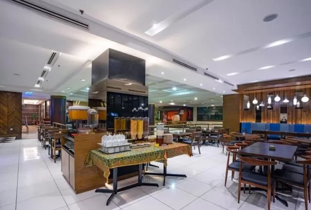 Restaurant/places to eat in Crystal Crown Hotel JB
