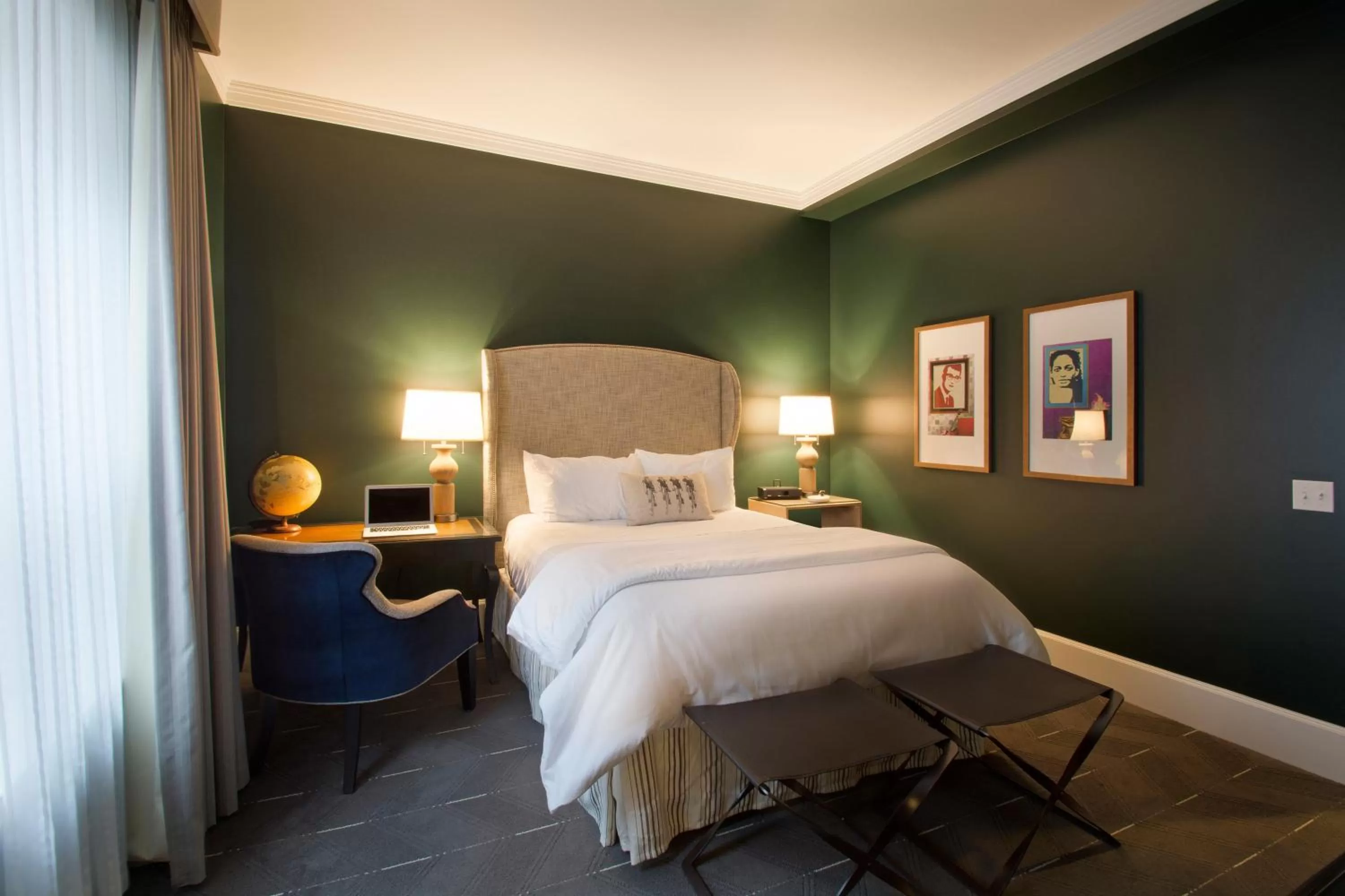 Photo of the whole room, Bed in Sentinel Hotel