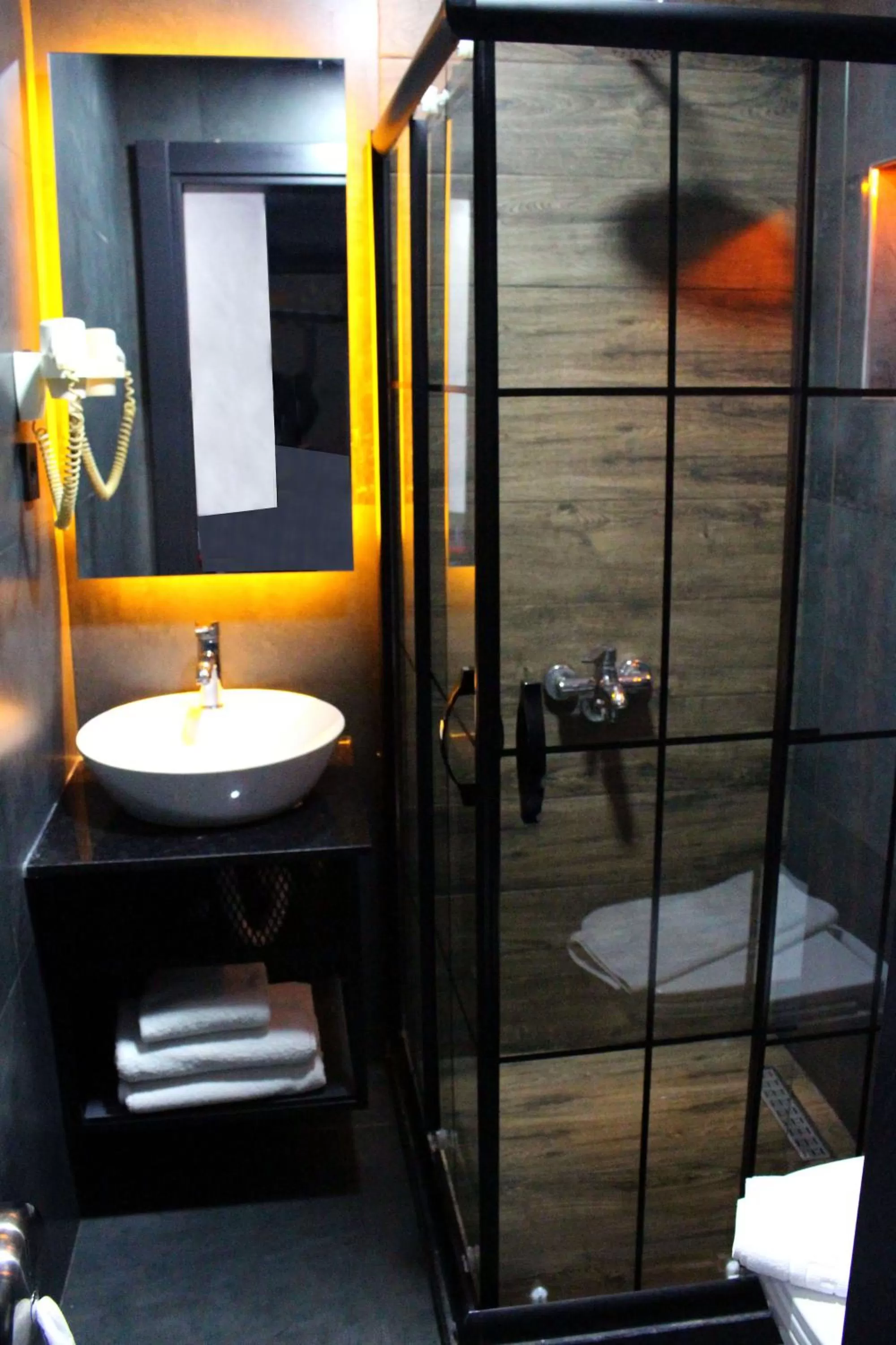 Shower in Istanbul Fair Hotel