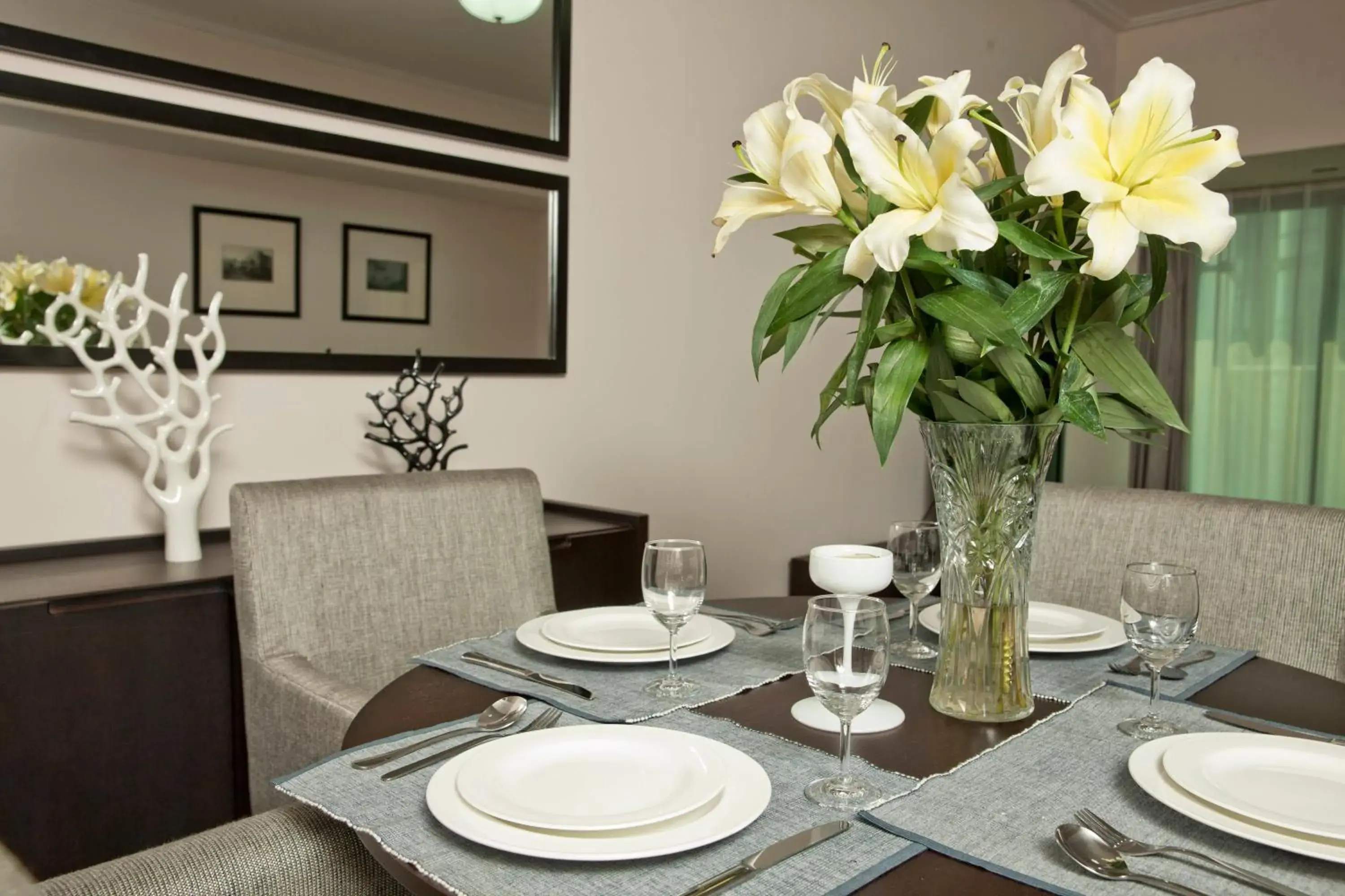 Two-Bedroom Deluxe Apartment in Somerset Olympic Tower Tianjin Two-Bedroom Deluxe Apartment in Somerset Olympic Tower Tianjin