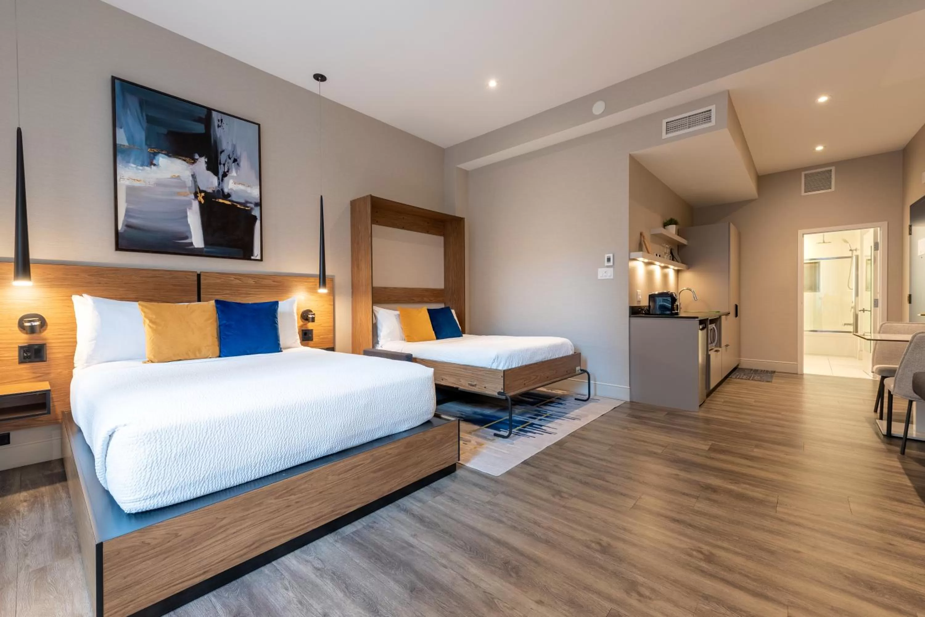 Bedroom, Bed in Hotel Royal William, an Ascend Collection Hotel